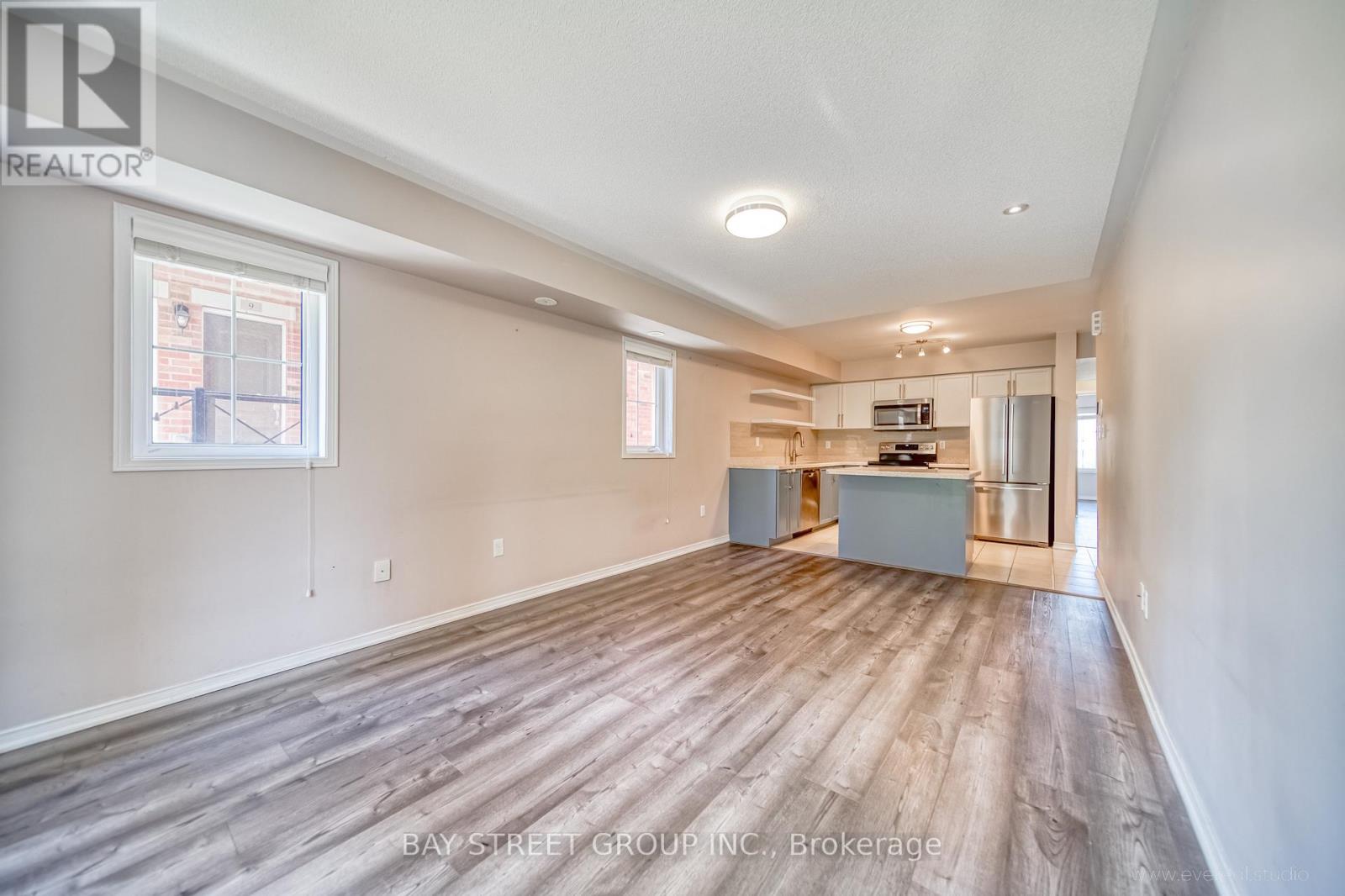16 - 2444 Post Road, Oakville, Ontario  L6H 0J2 - Photo 3 - W12466028