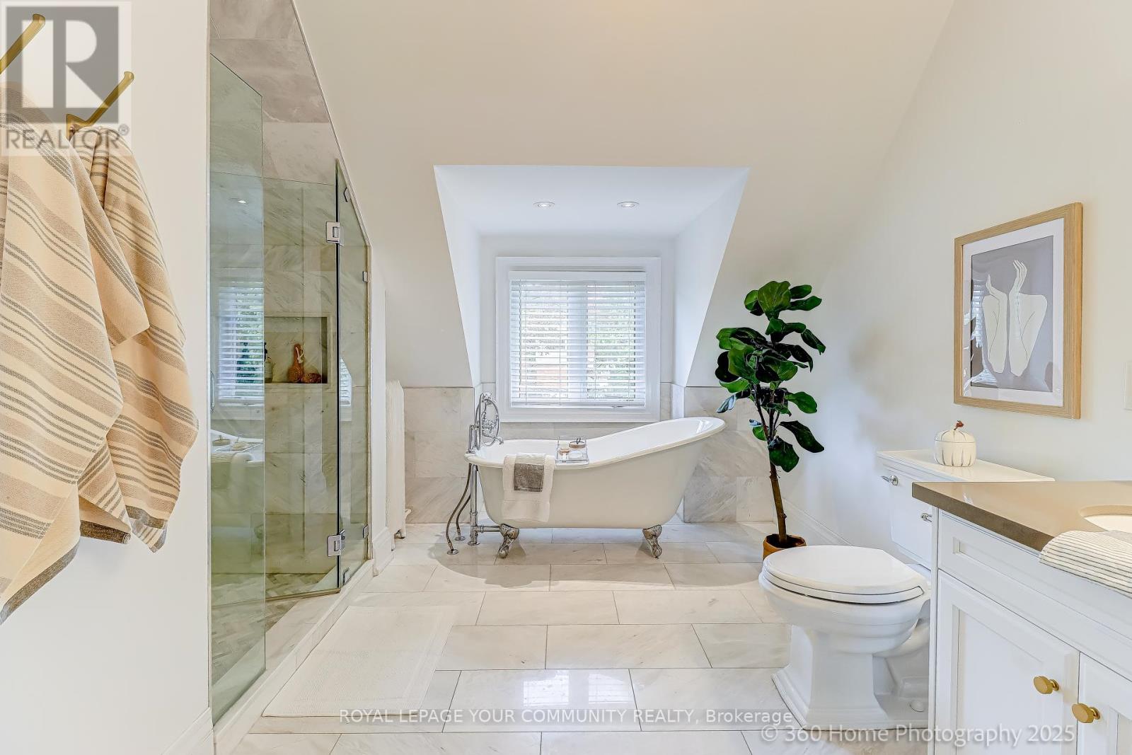21 Wilson Park Road, Toronto, Ontario  M6K 3B6 - Photo 22 - W12466030