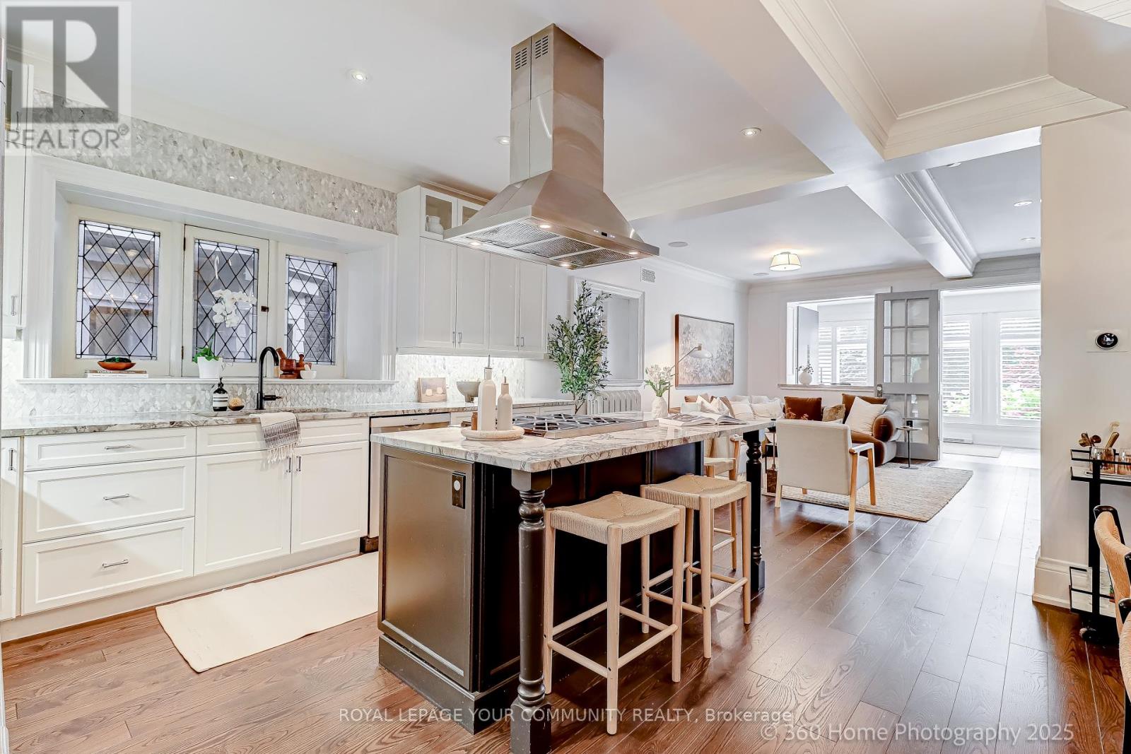 21 Wilson Park Road, Toronto, Ontario  M6K 3B6 - Photo 7 - W12466030