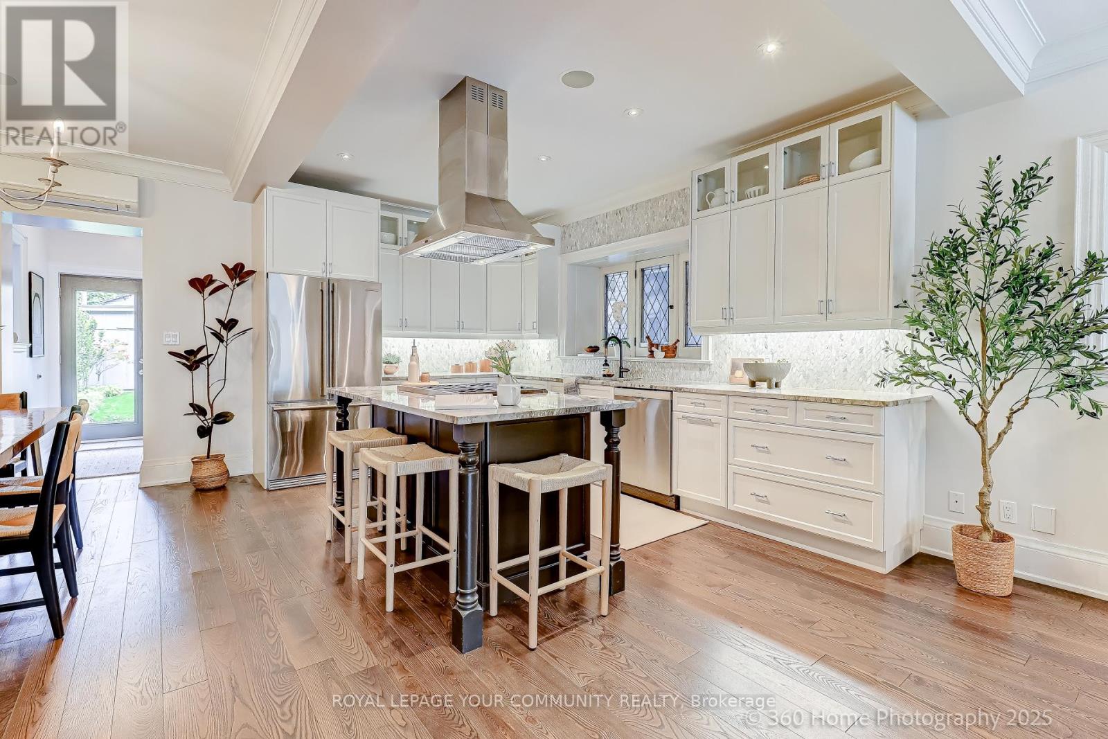 21 Wilson Park Road, Toronto, Ontario  M6K 3B6 - Photo 8 - W12466030