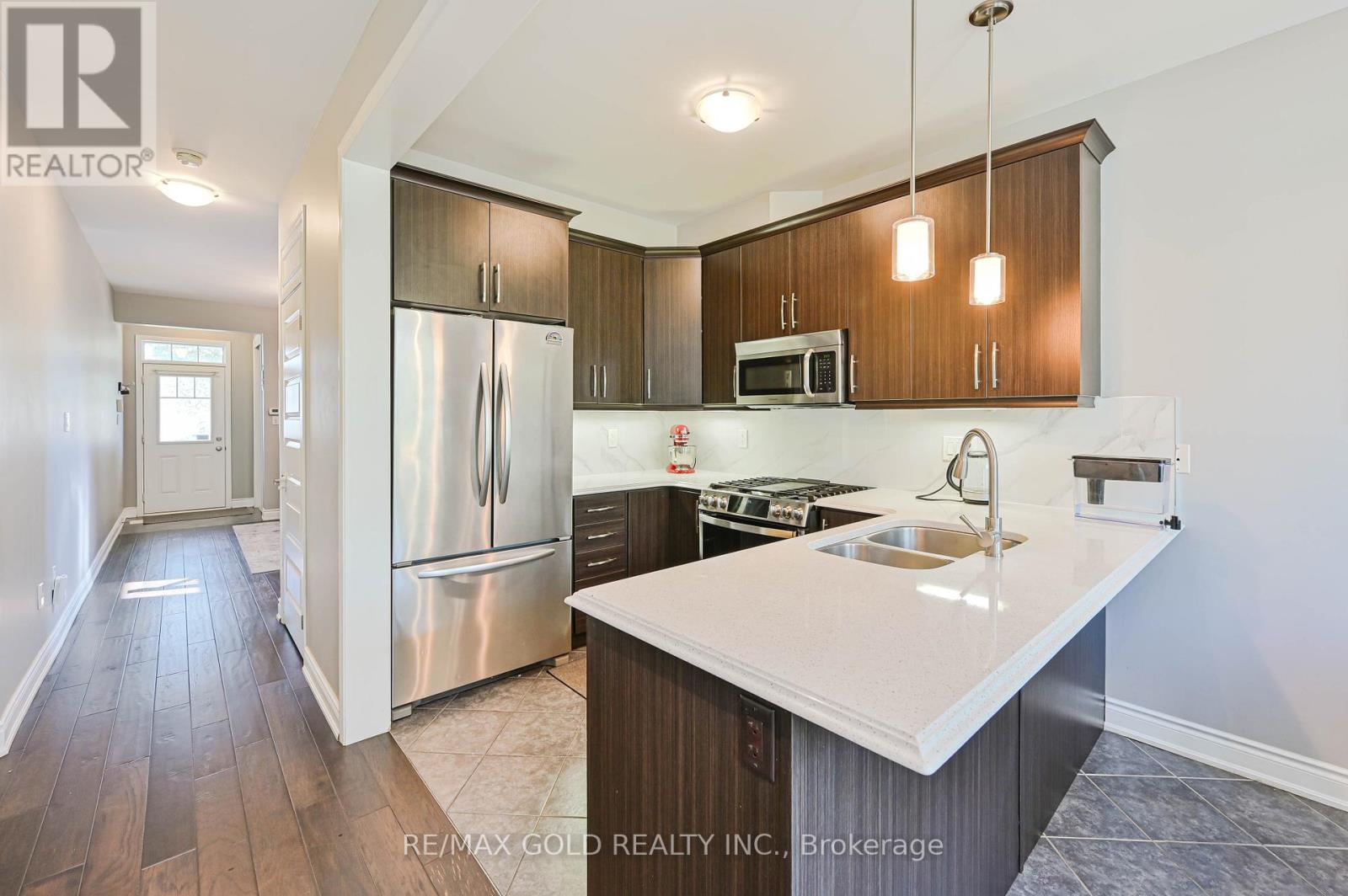 20 Meadowcrest Lane, Brampton, Ontario  L7A 0T8 - Photo 12 - W12466044