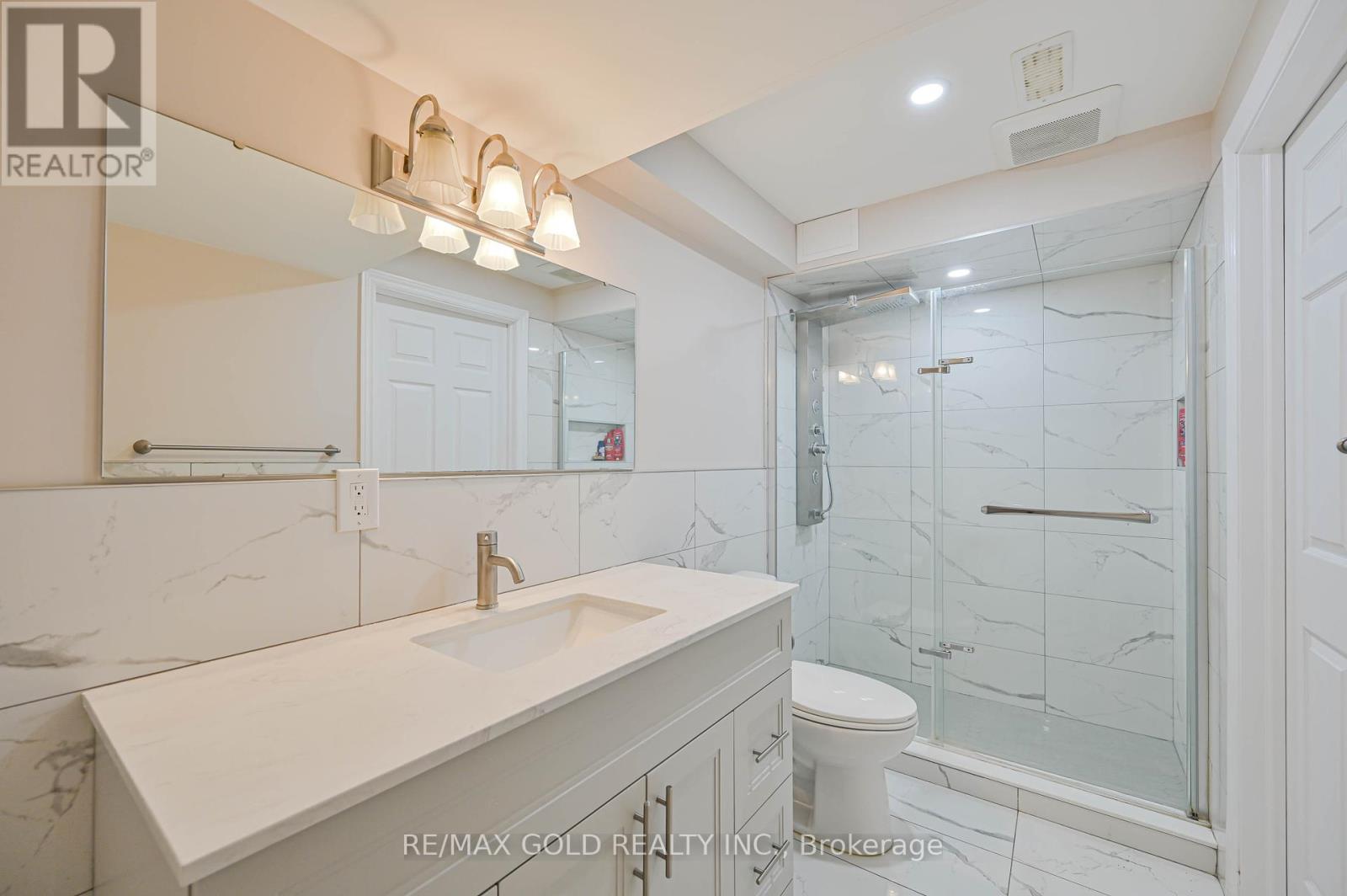 20 Meadowcrest Lane, Brampton, Ontario  L7A 0T8 - Photo 24 - W12466044