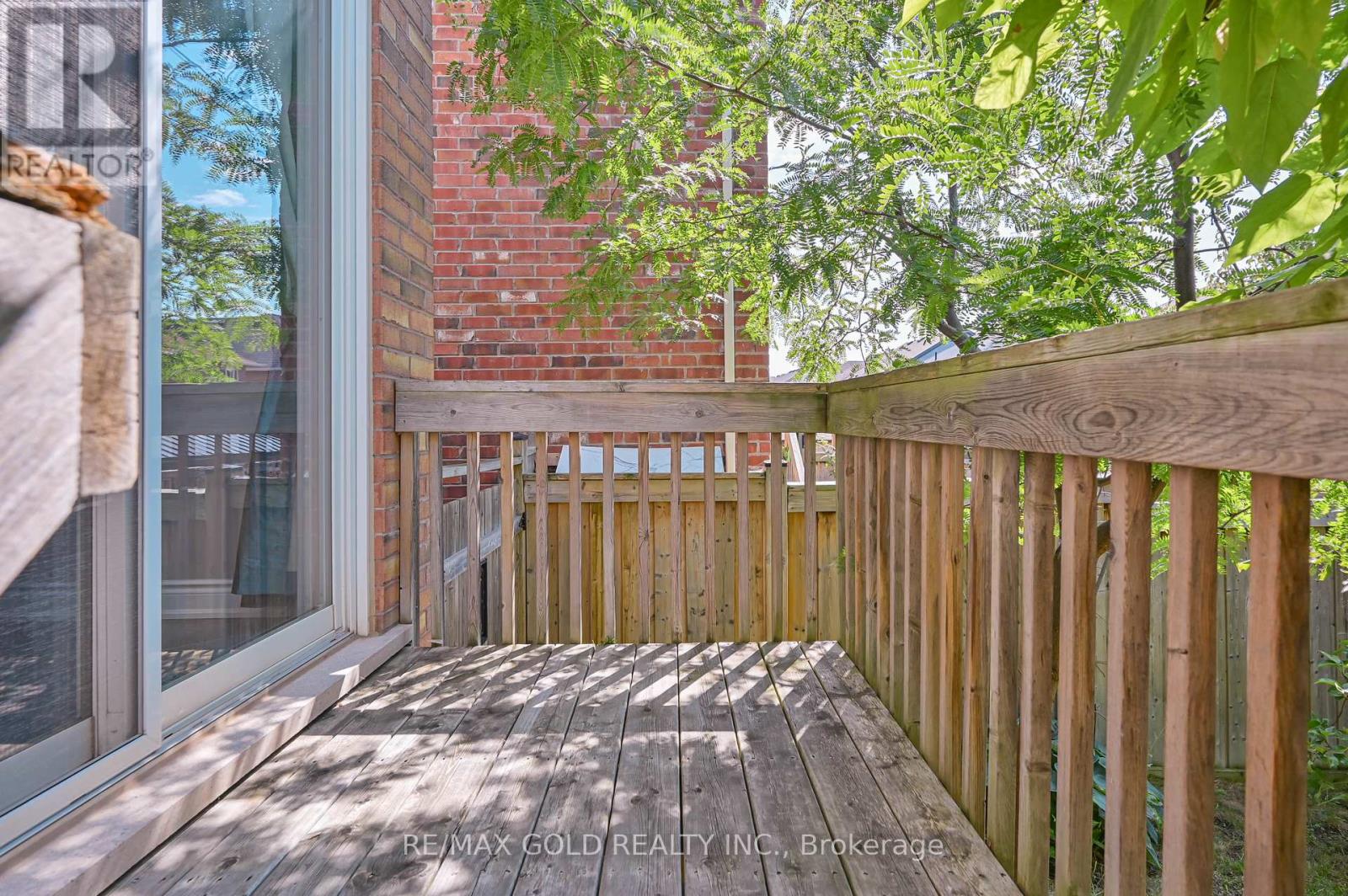 20 Meadowcrest Lane, Brampton, Ontario  L7A 0T8 - Photo 33 - W12466044