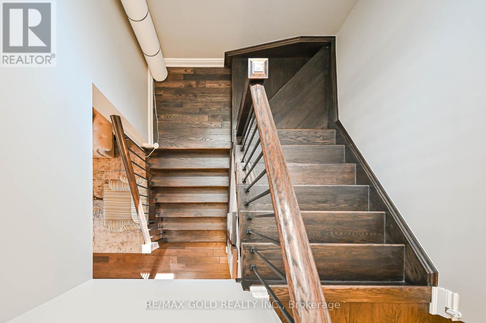 20 Meadowcrest Lane, Brampton, Ontario  L7A 0T8 - Photo 9 - W12466044