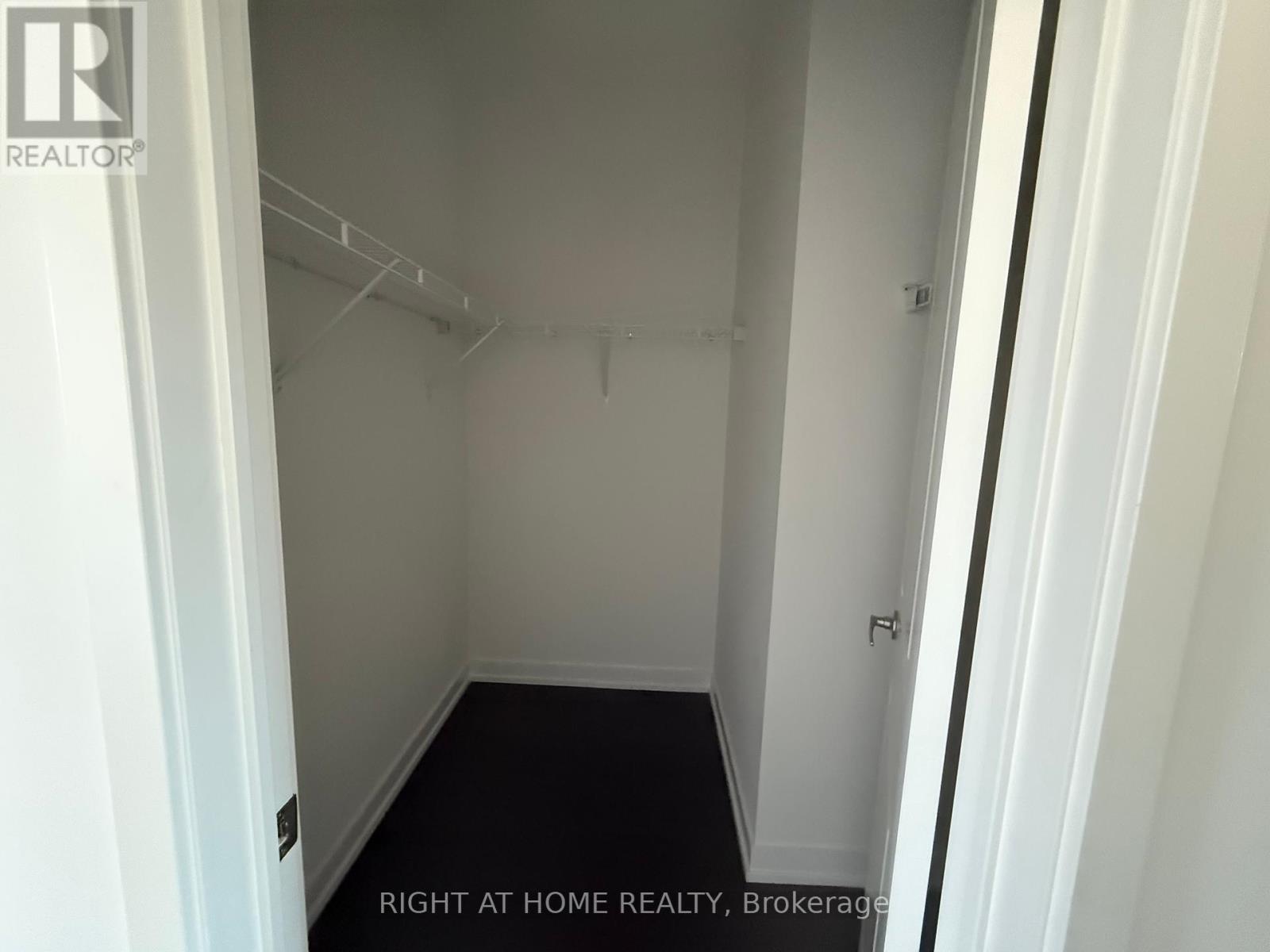 3094 Ernest Applebe Boulevard, Oakville, Ontario  L6H 0P3 - Photo 14 - W12466046