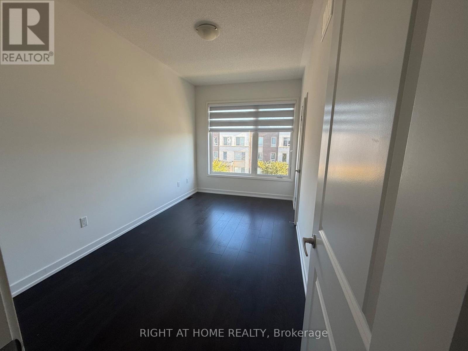 3094 Ernest Applebe Boulevard, Oakville, Ontario  L6H 0P3 - Photo 17 - W12466046