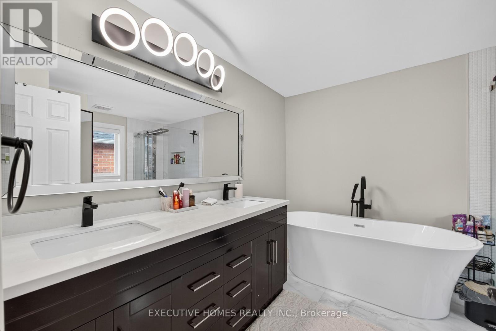 2966 Tradewind Drive, Mississauga, Ontario  L5N 6L3 - Photo 38 - W12466064
