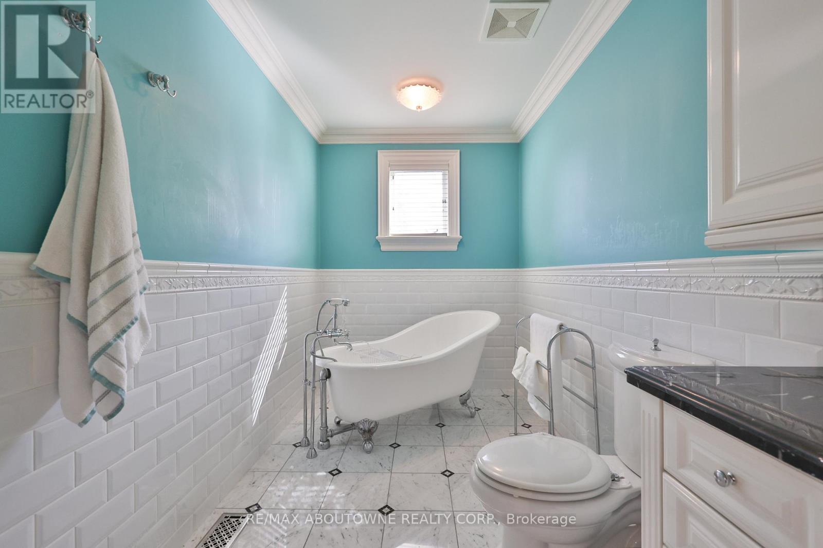 342 Pomona Avenue, Burlington, Ontario  L7N 1T5 - Photo 28 - W12466088
