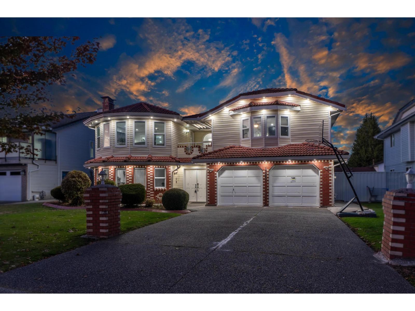 12451 90a Avenue, Surrey, British Columbia  V3V 1C3 - Photo 1 - R3058488