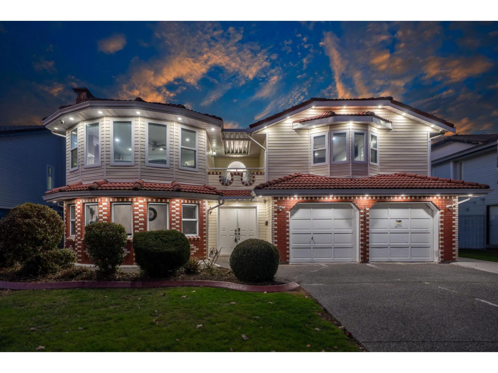 12451 90a Avenue, Surrey, British Columbia  V3V 1C3 - Photo 2 - R3058488