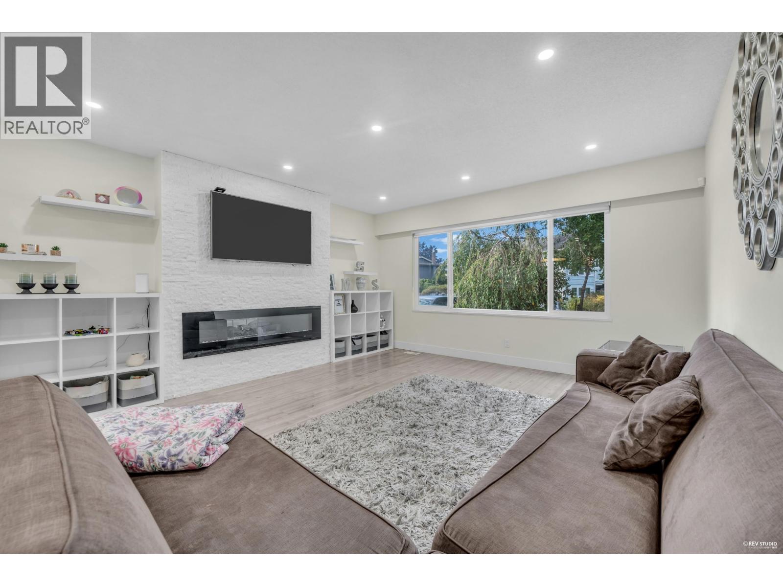 11280 Caravel Court, Richmond, British Columbia  V7E 4L2 - Photo 4 - R3057597