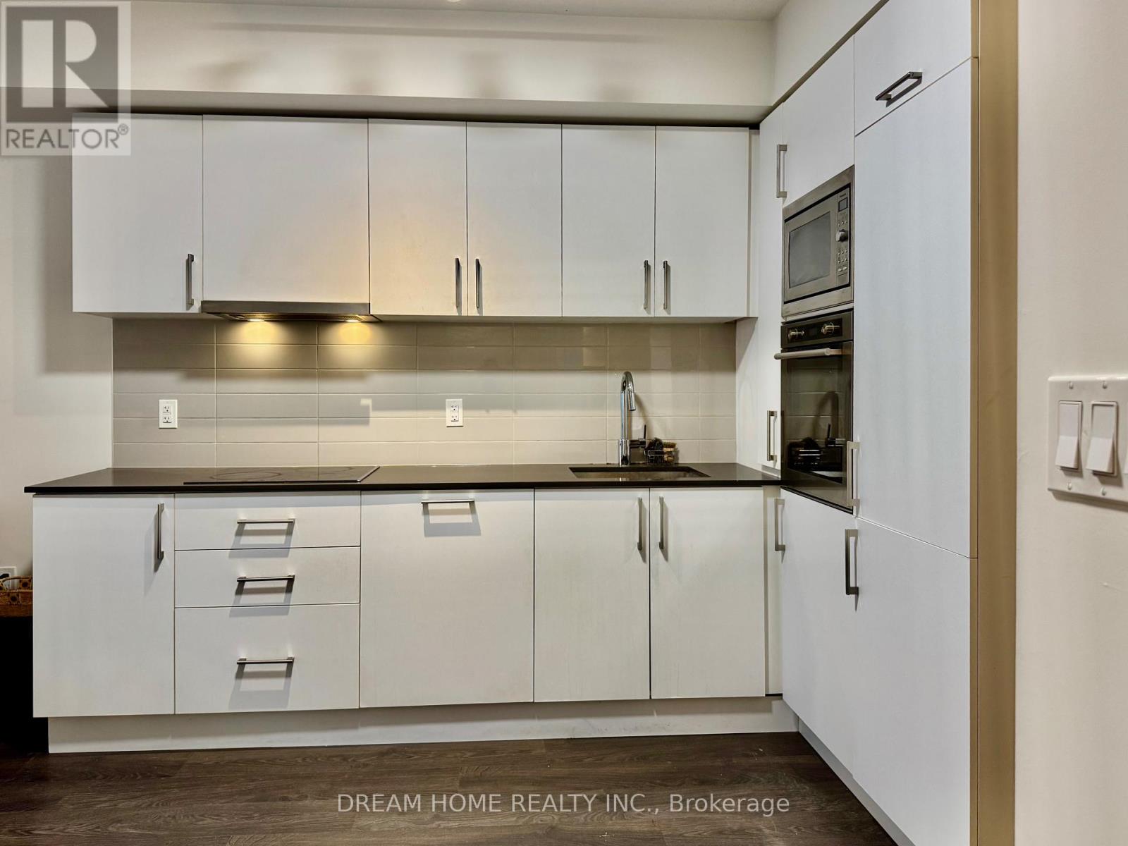 617 - 27 Bathurst Street, Toronto, Ontario  M5V 2P1 - Photo 3 - C12464667