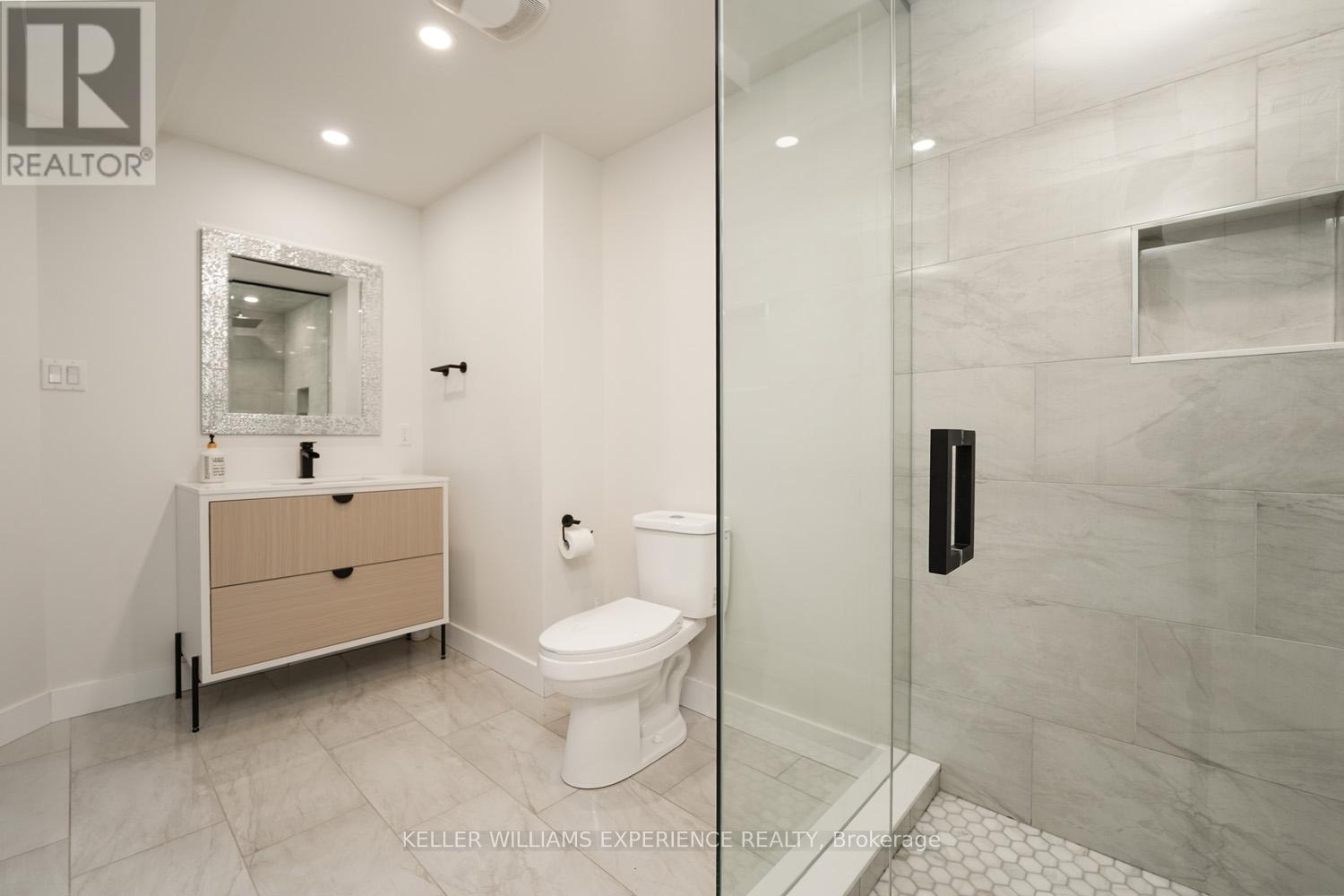 2199 Dawson Crescent W, Innisfil, Ontario  L9S 0G9 - Photo 25 - N12463428