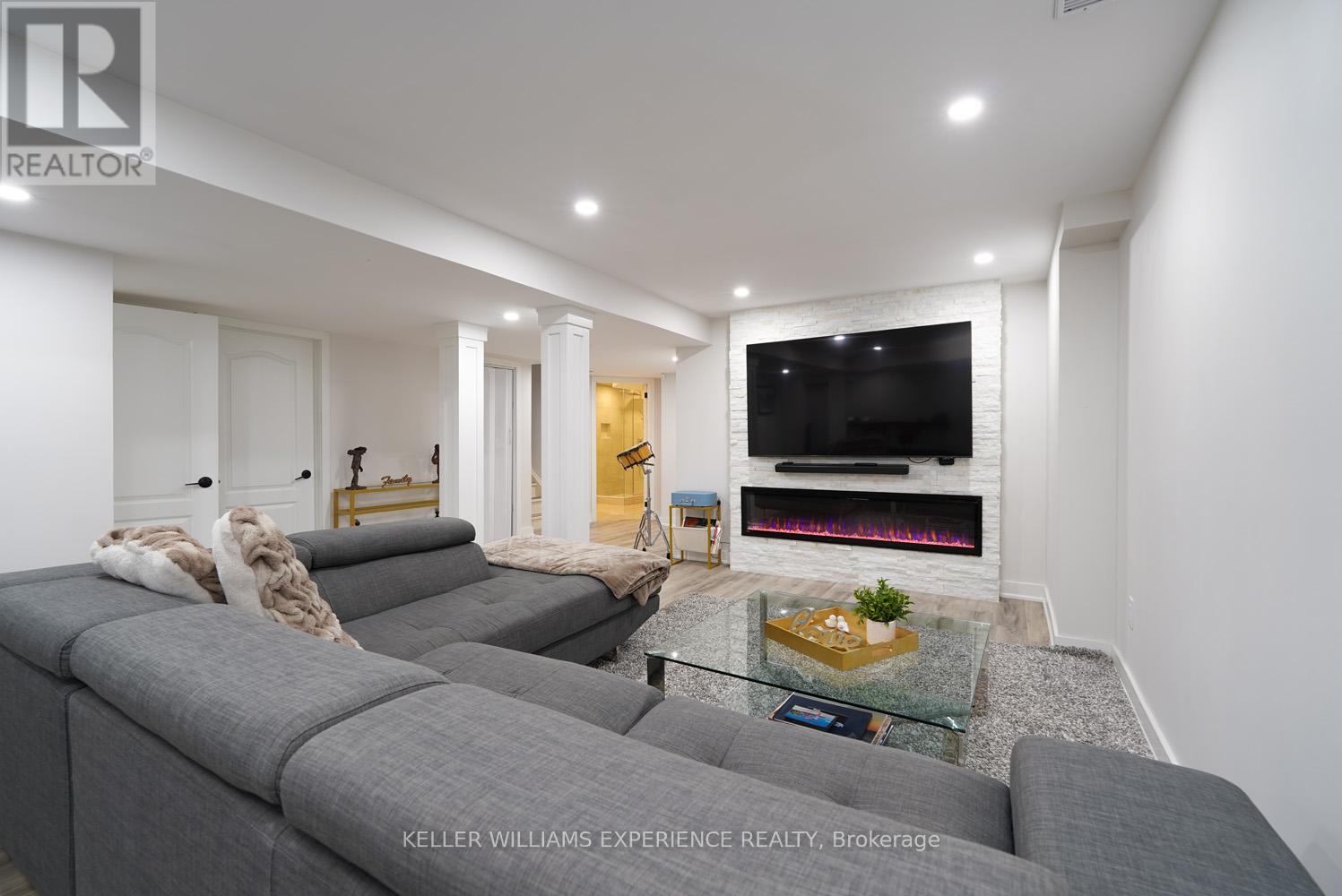 2199 Dawson Crescent W, Innisfil, Ontario  L9S 0G9 - Photo 19 - N12463428
