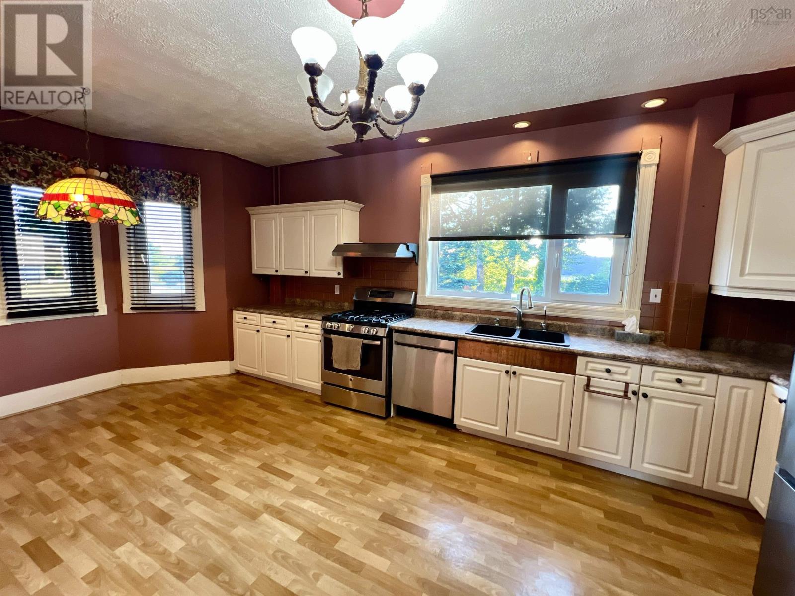 30 Fraser Avenue, Sydney Mines, Nova Scotia  B1V 2B7 - Photo 11 - 202522555