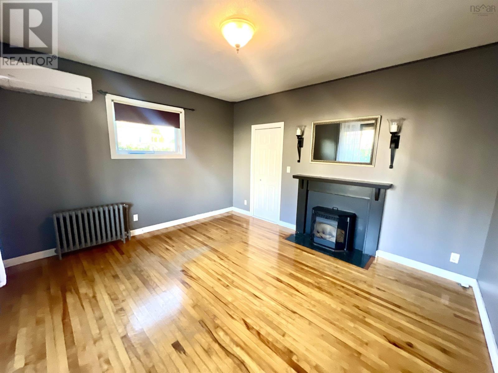 30 Fraser Avenue, Sydney Mines, Nova Scotia  B1V 2B7 - Photo 8 - 202522555