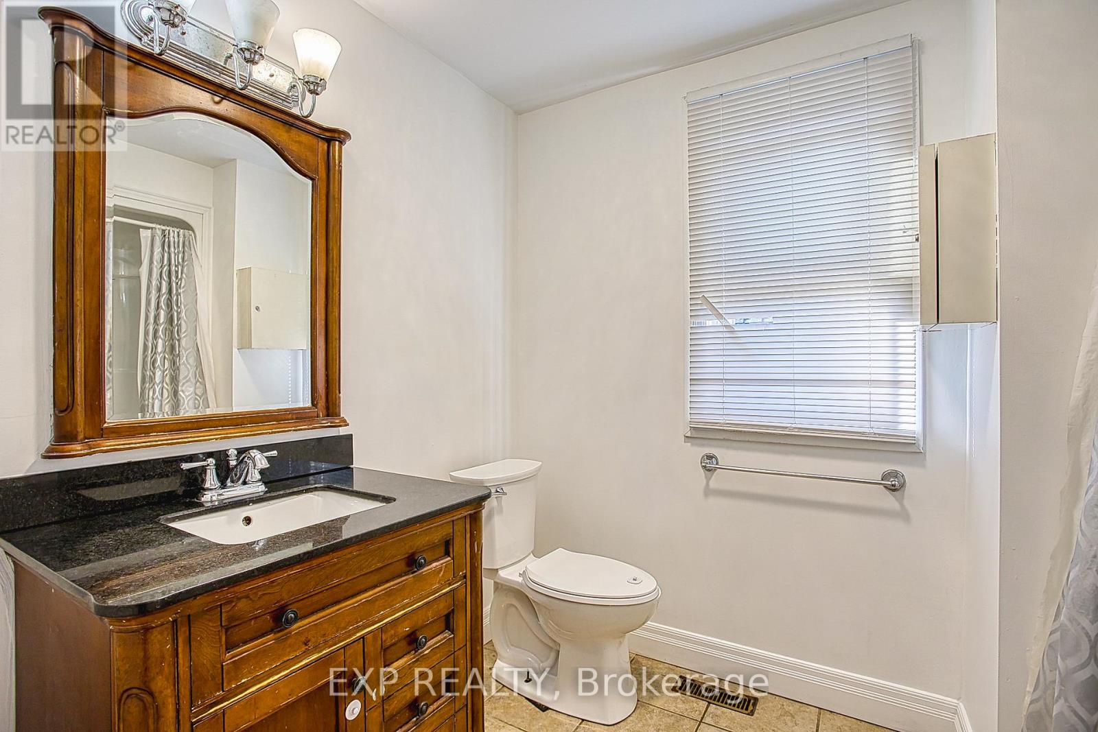 35 Cope Street, Hamilton, Ontario  L8H 5A8 - Photo 17 - X12466032