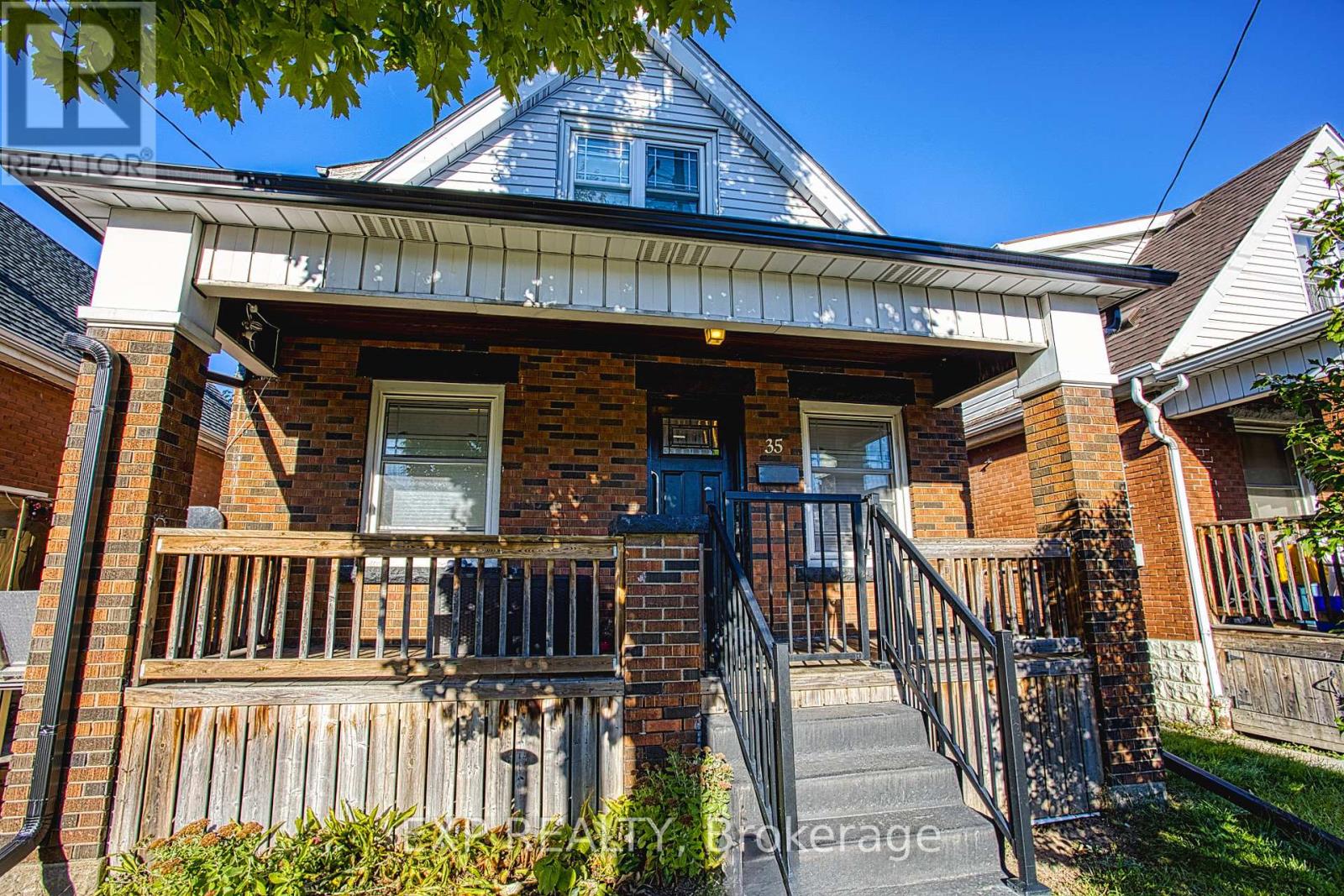 35 Cope Street, Hamilton, Ontario  L8H 5A8 - Photo 3 - X12466032