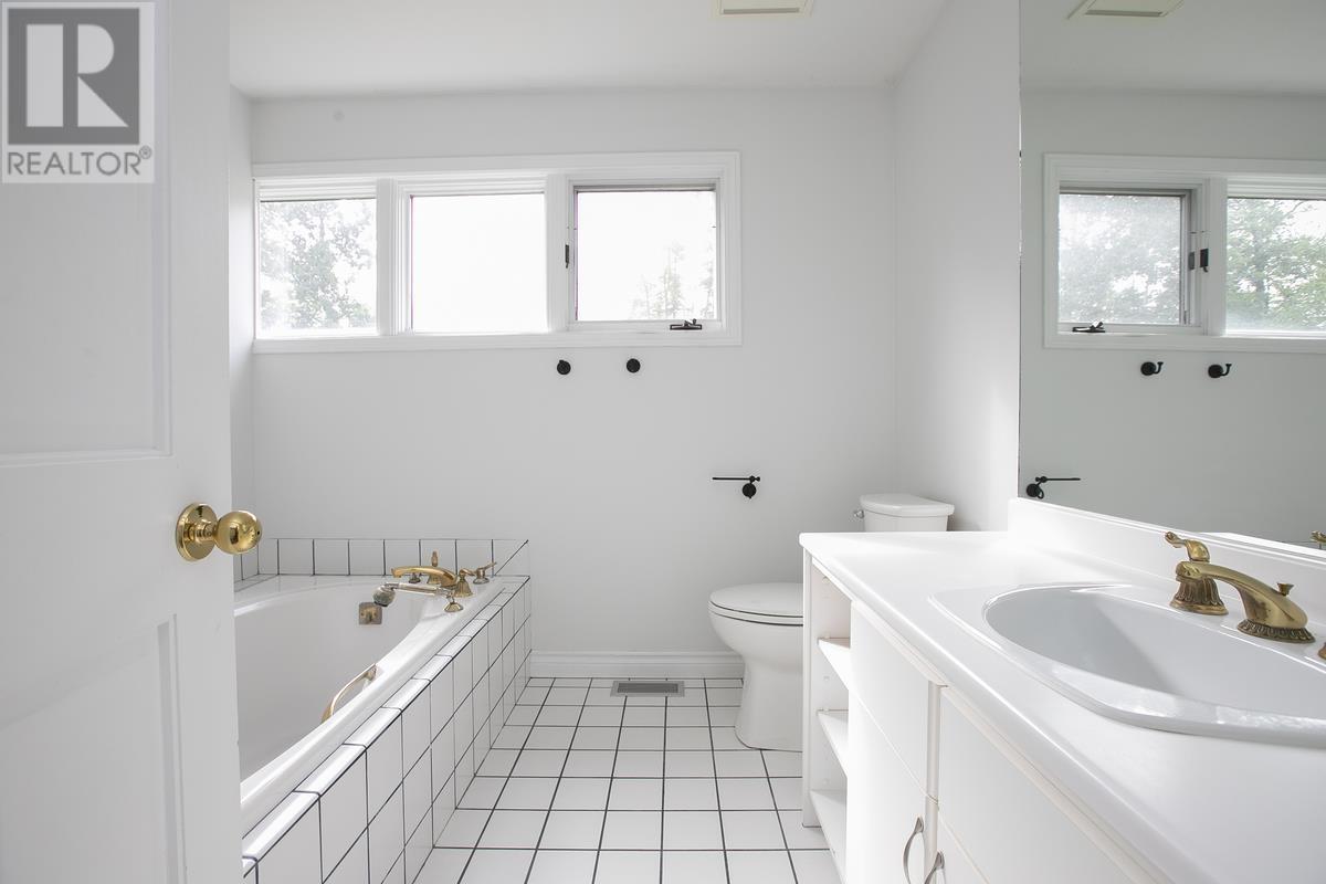 86 Mcneice St, Sault Ste. Marie, Ontario  P6A 5V2 - Photo 32 - SM252986