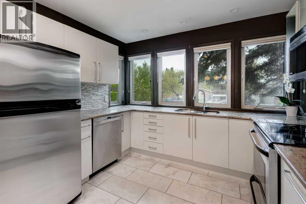 421 30 Avenue Nw, Calgary, Alberta  T2M 2N5 - Photo 4 - A2223089