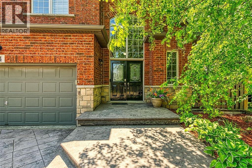 4 Moonstone Court, Hamilton, Ontario  L9B 2Y1 - Photo 2 - 40747071