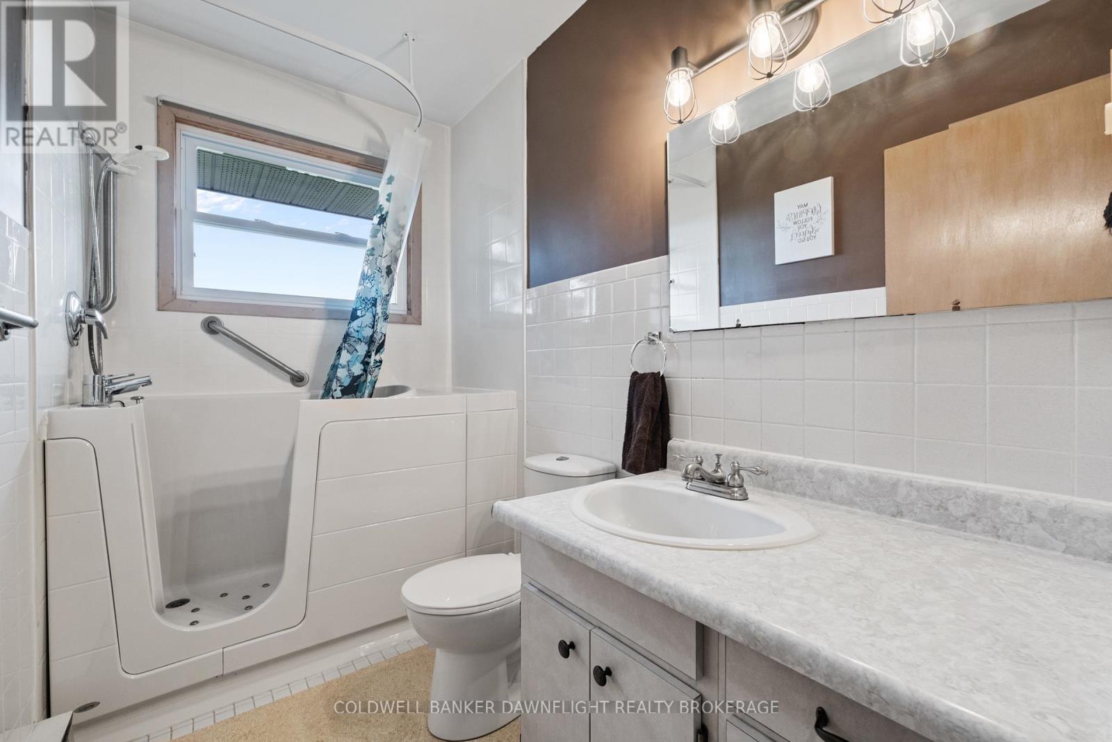 28 Brandon Street, Morris Turnberry, Ontario  N0G 1H0 - Photo 18 - X12466279
