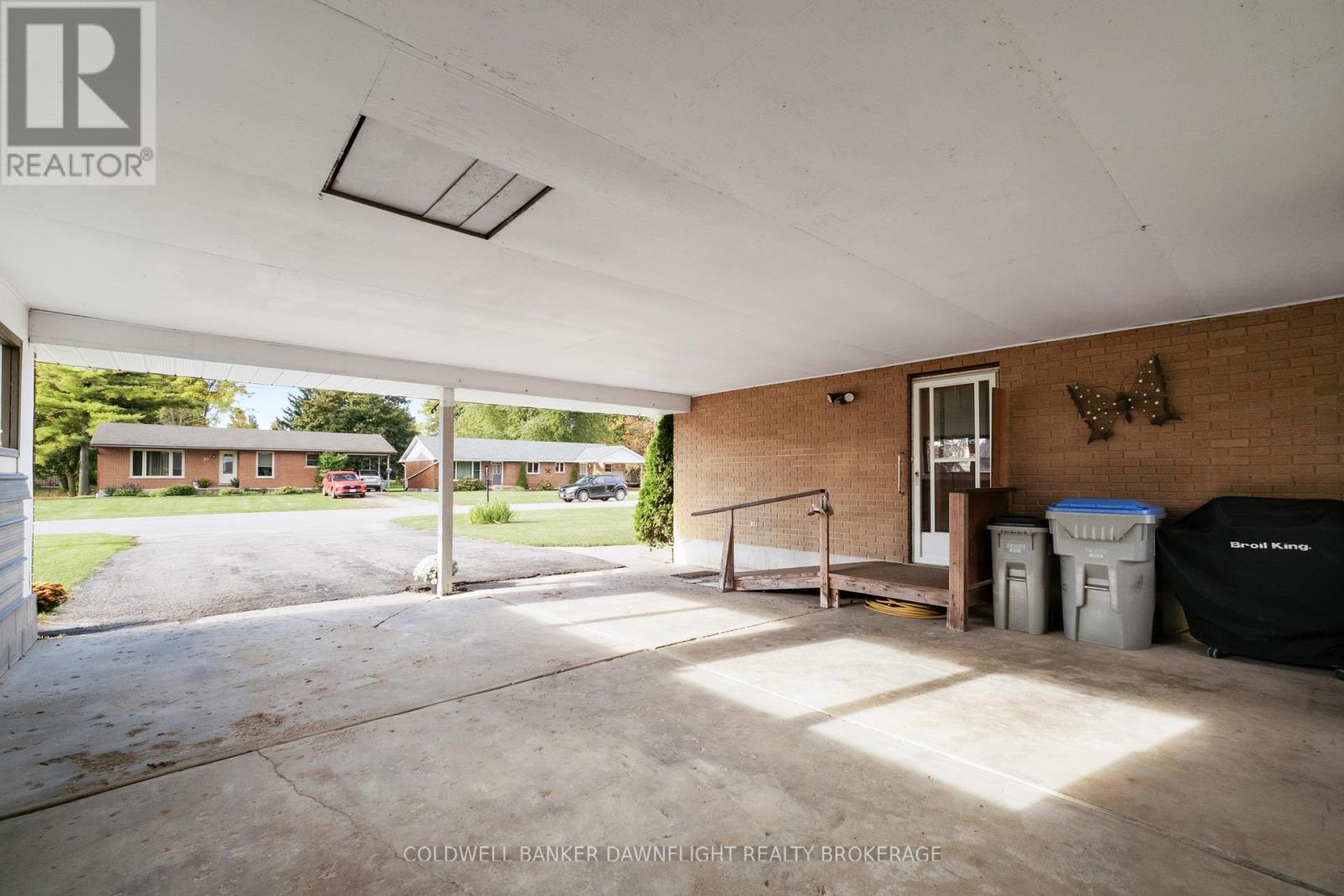 28 Brandon Street, Morris Turnberry, Ontario  N0G 1H0 - Photo 6 - X12466279