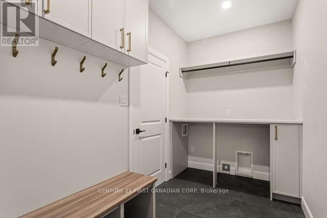 2254 Linkway Boulevard, London South, Ontario  N6K 0K9 - Photo 20 - X12466304
