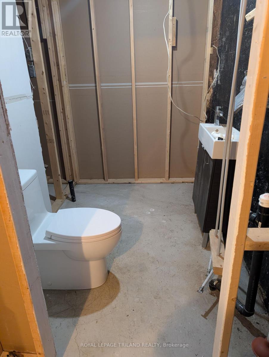 616 Grosvenor Street, London East, Ontario  N5Y 3T4 - Photo 15 - X12466308