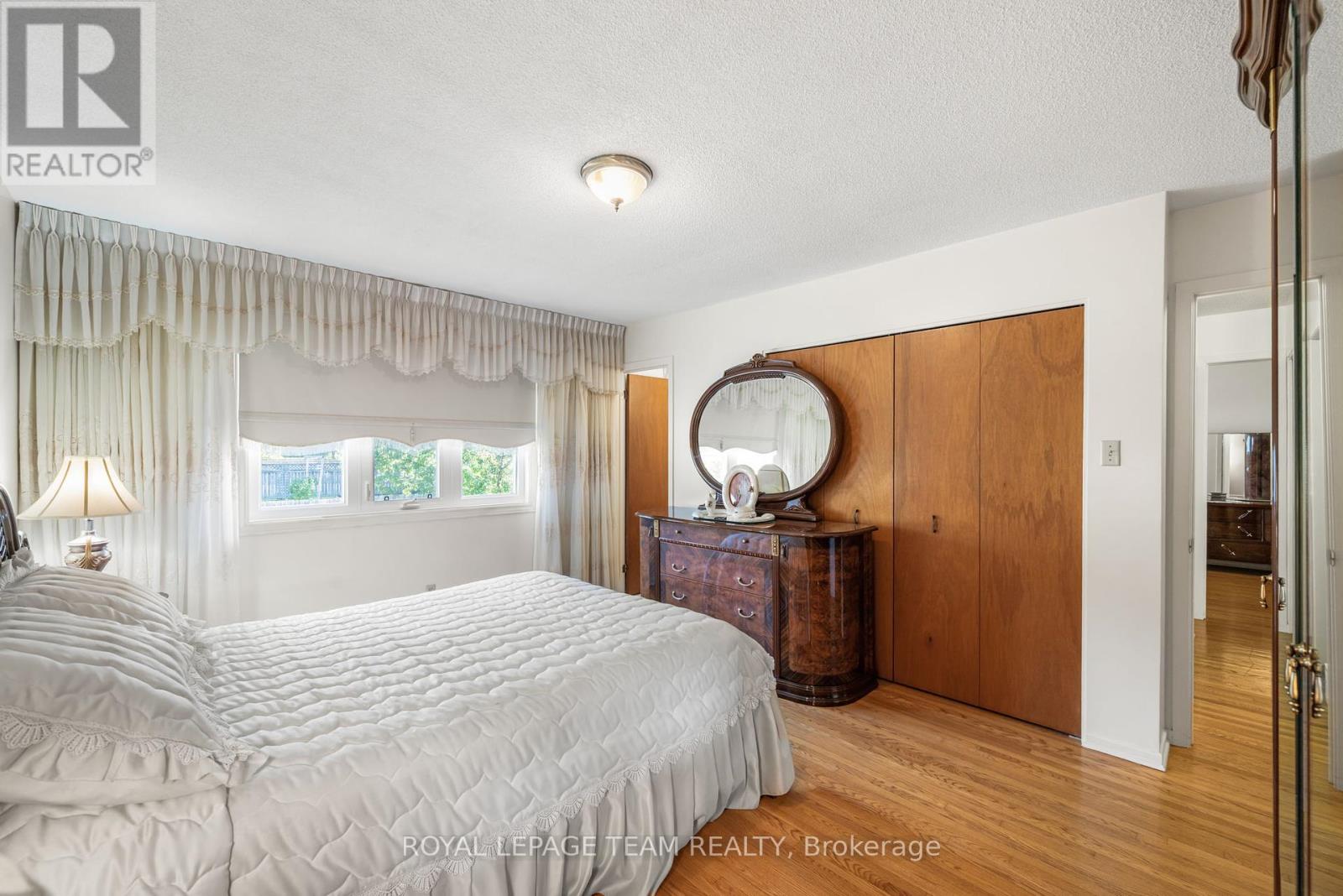 1665 Fisher Avenue, Ottawa, Ontario  K2C 1X9 - Photo 11 - X12466267