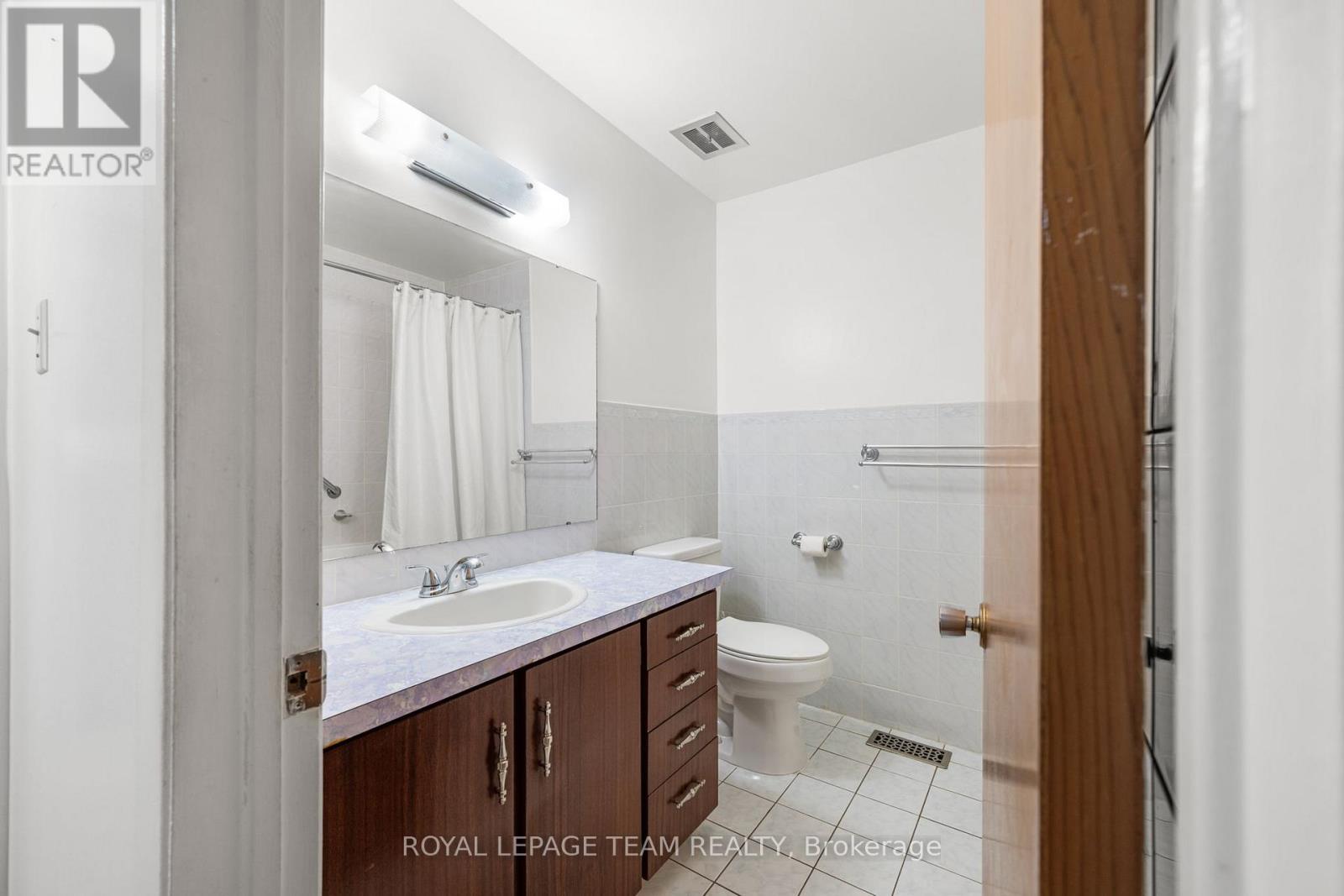 1665 Fisher Avenue, Ottawa, Ontario  K2C 1X9 - Photo 15 - X12466267