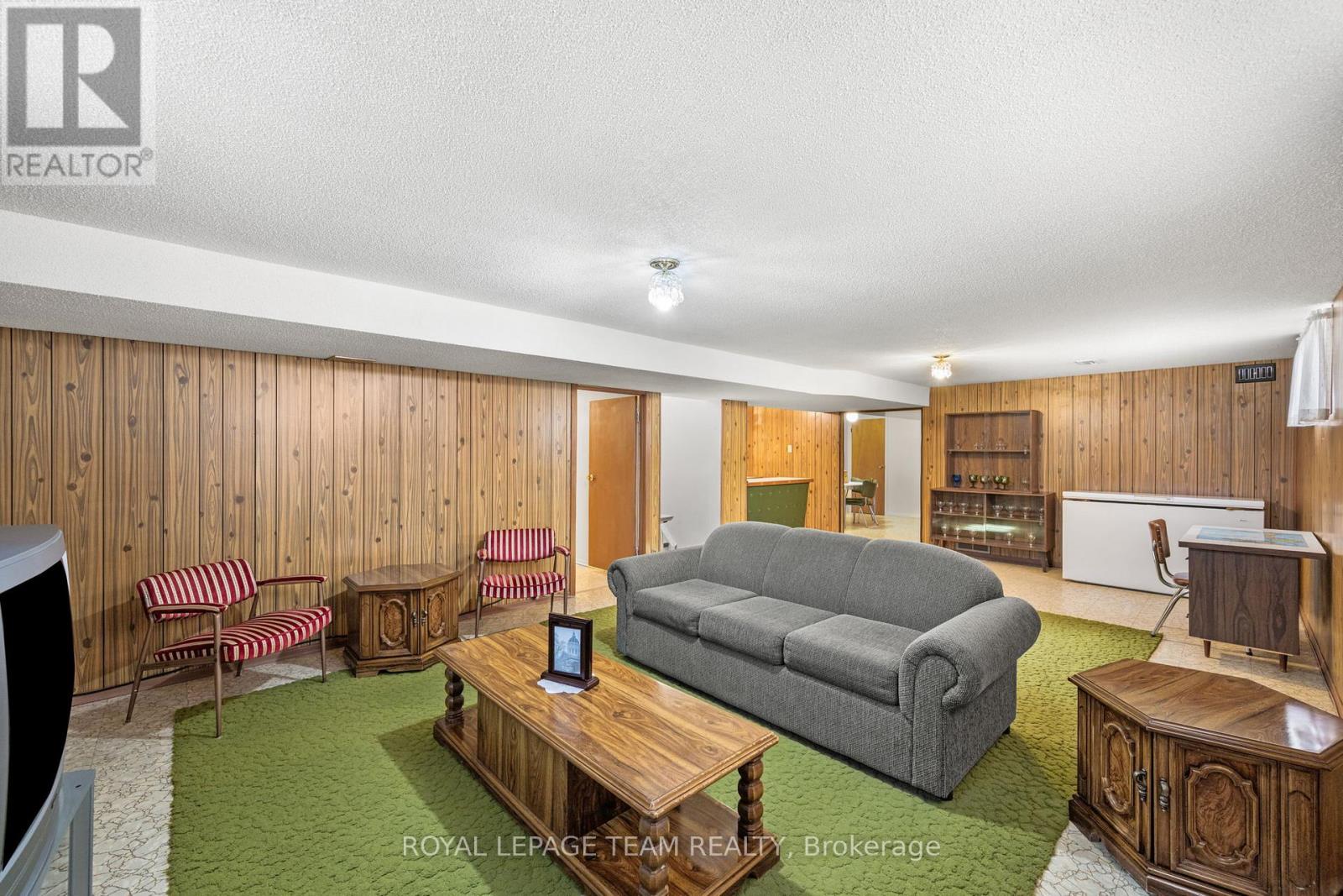 1665 Fisher Avenue, Ottawa, Ontario  K2C 1X9 - Photo 19 - X12466267