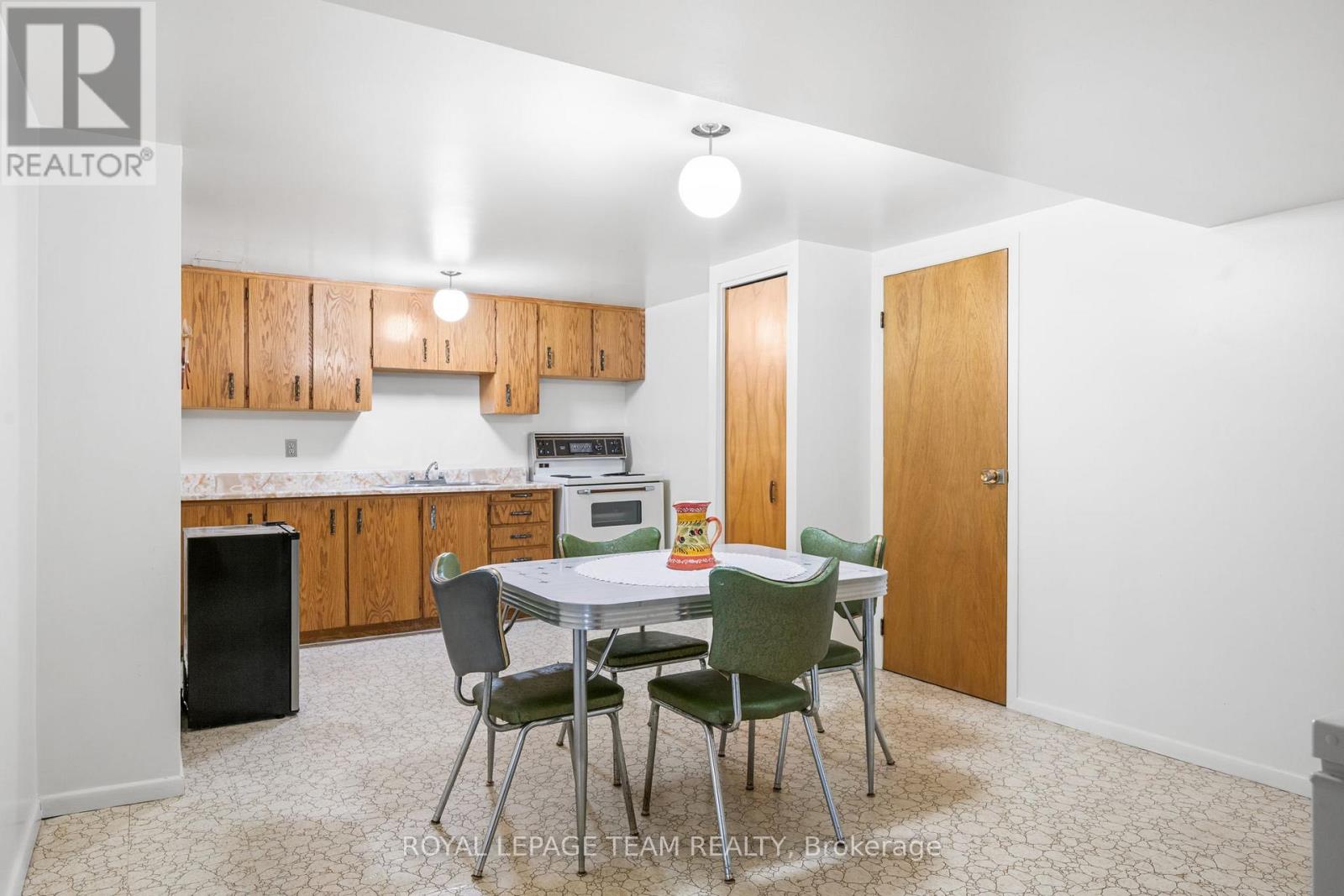 1665 Fisher Avenue, Ottawa, Ontario  K2C 1X9 - Photo 21 - X12466267