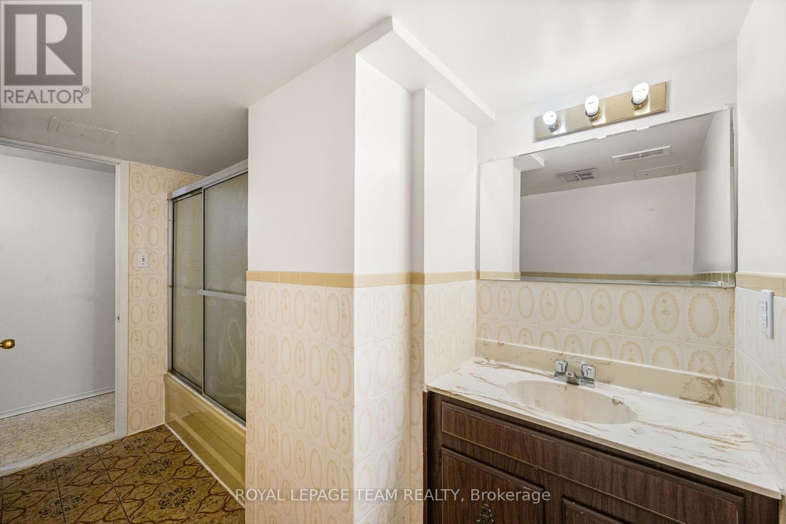 1665 Fisher Avenue, Ottawa, Ontario  K2C 1X9 - Photo 23 - X12466267