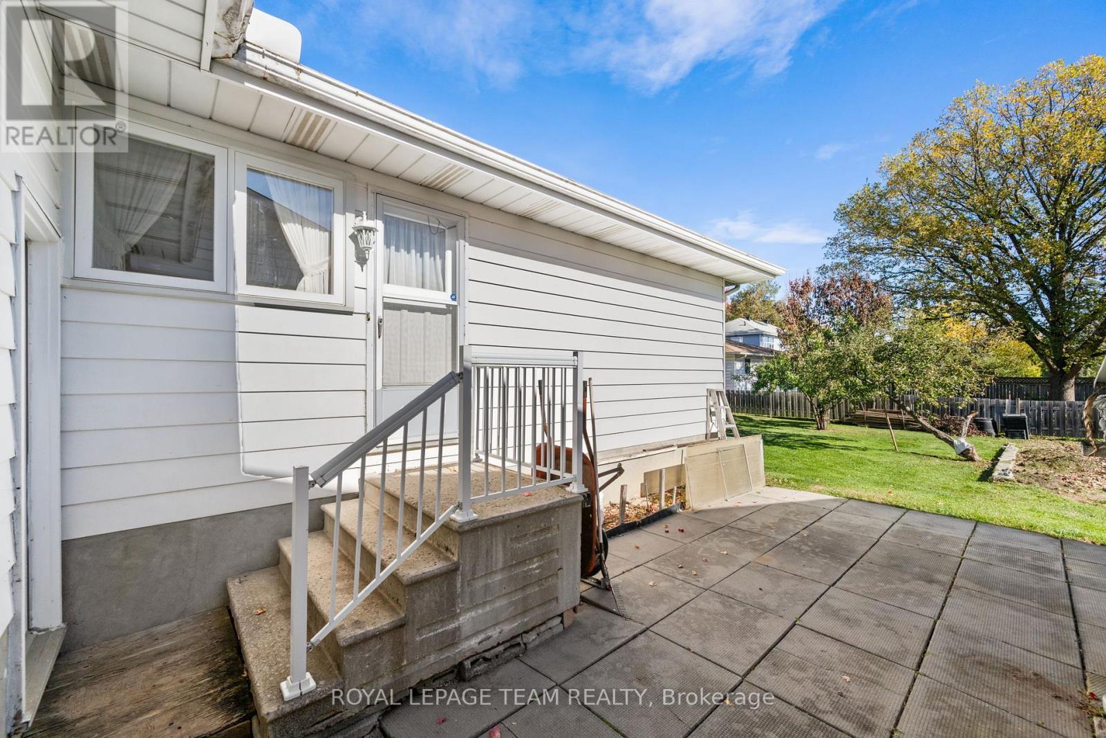 1665 Fisher Avenue, Ottawa, Ontario  K2C 1X9 - Photo 25 - X12466267