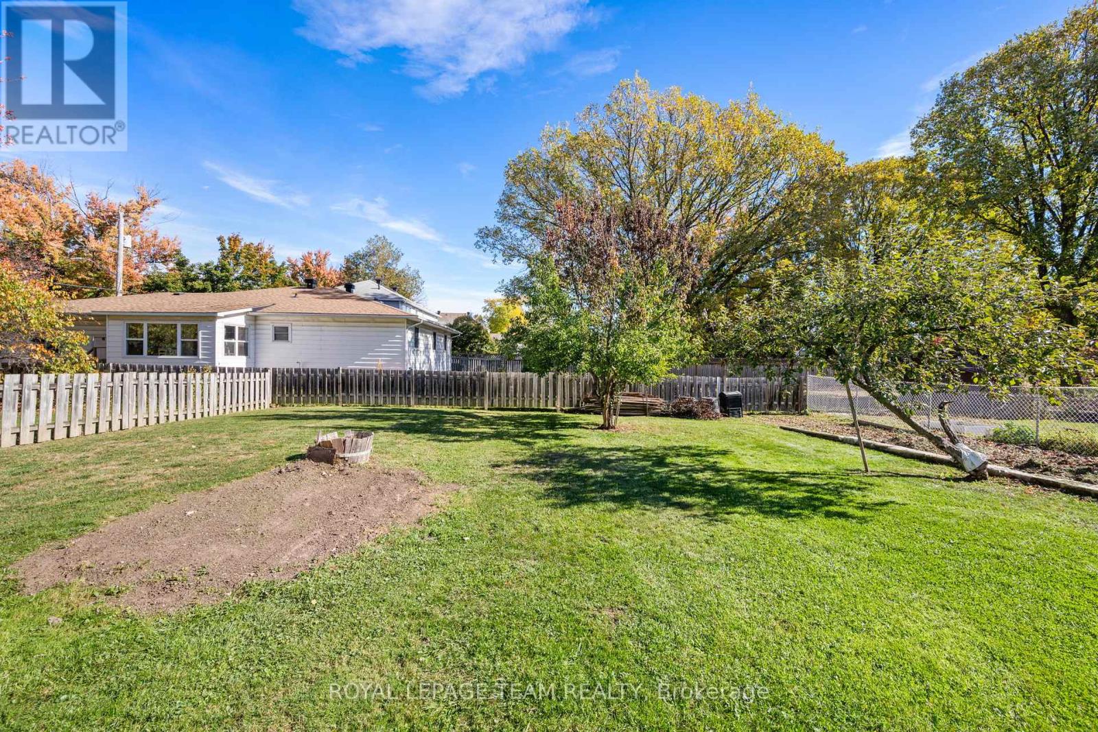 1665 Fisher Avenue, Ottawa, Ontario  K2C 1X9 - Photo 26 - X12466267