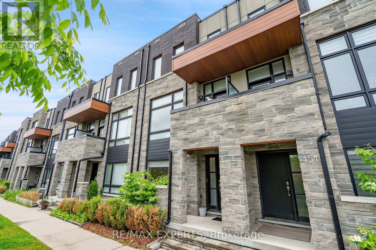 155 Carpaccio Avenue, Vaughan, Ontario  L4H 4R6 - Photo 2 - N12465588