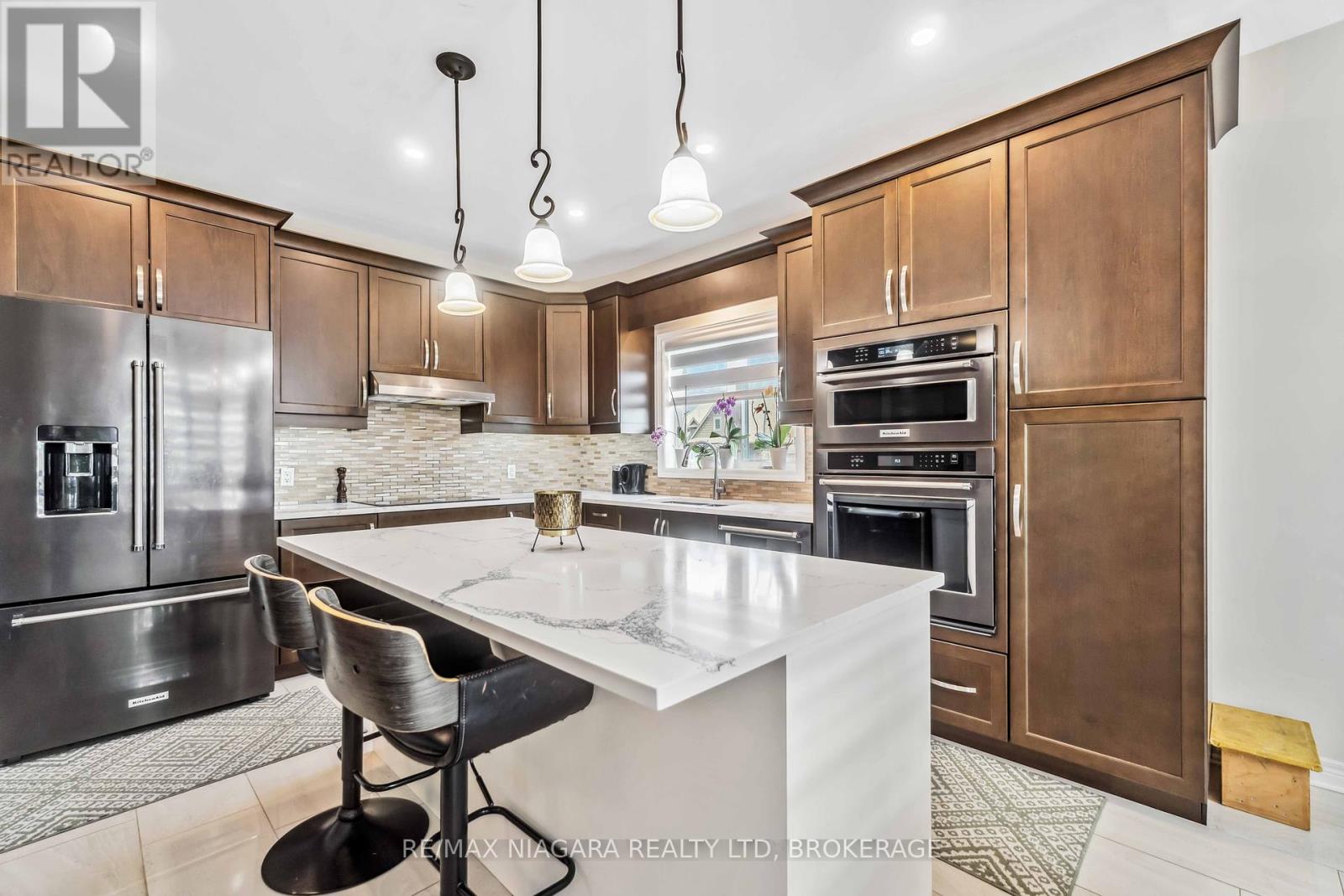 1 Hopkins Street, Thorold, Ontario  L2V 0E6 - Photo 24 - X12466325