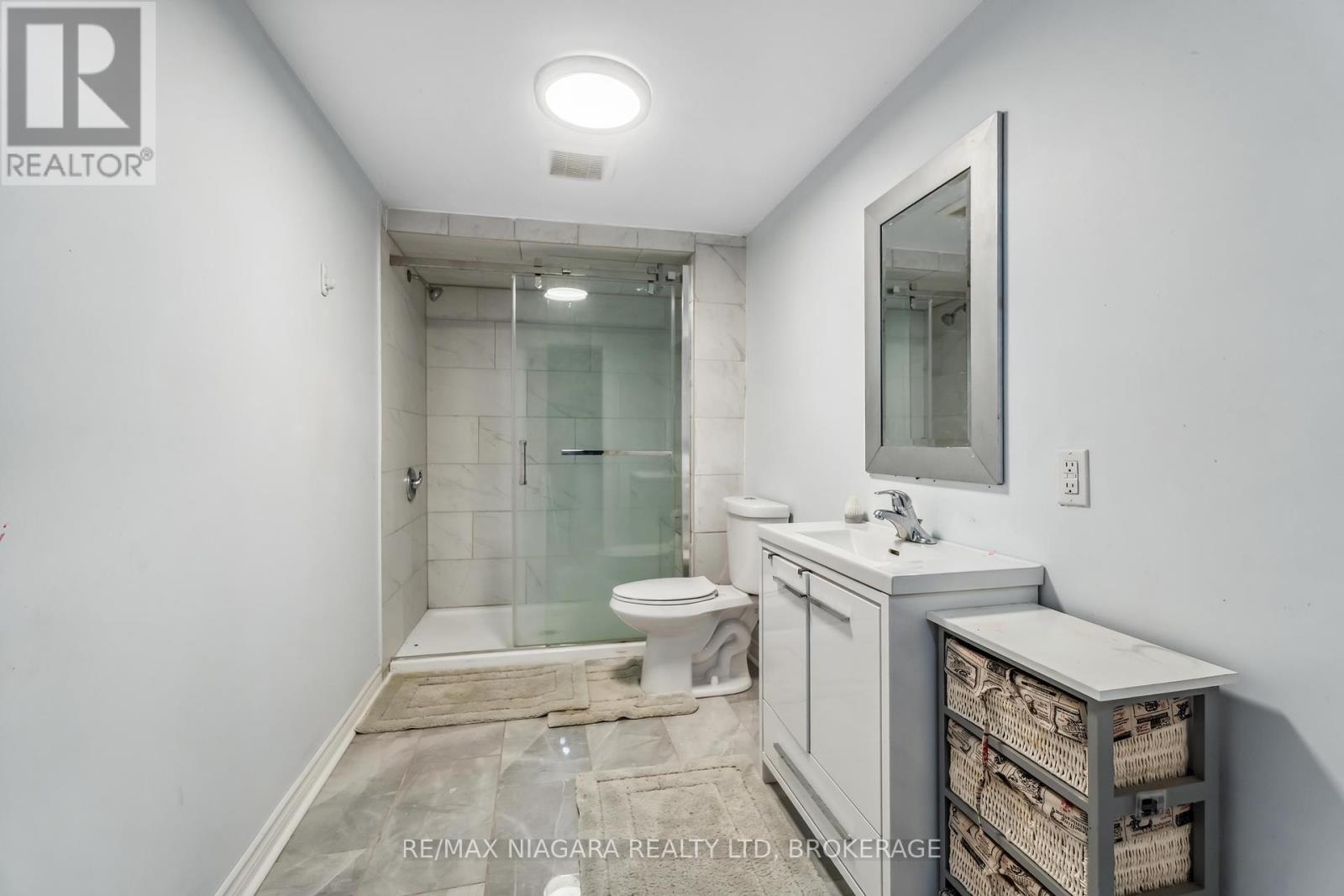 1 Hopkins Street, Thorold, Ontario  L2V 0E6 - Photo 49 - X12466325
