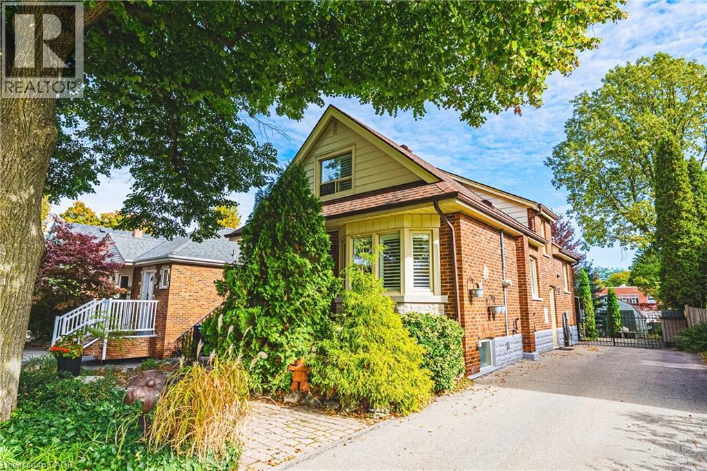 31 Buchanan Street, Hamilton, Ontario  L9A 2V7 - Photo 3 - 40779615