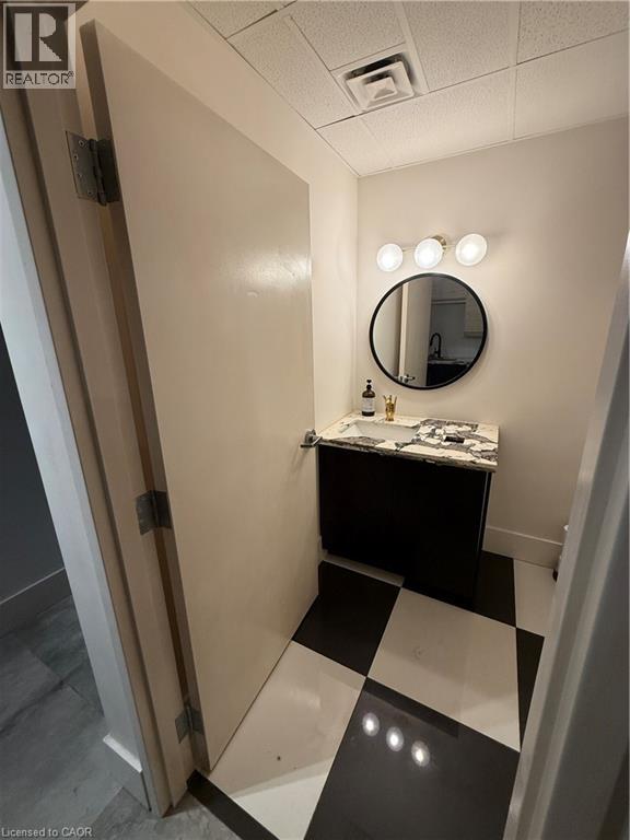 390 Martha Street, Burlington, Ontario  L7R 0A5 - Photo 8 - 40779454
