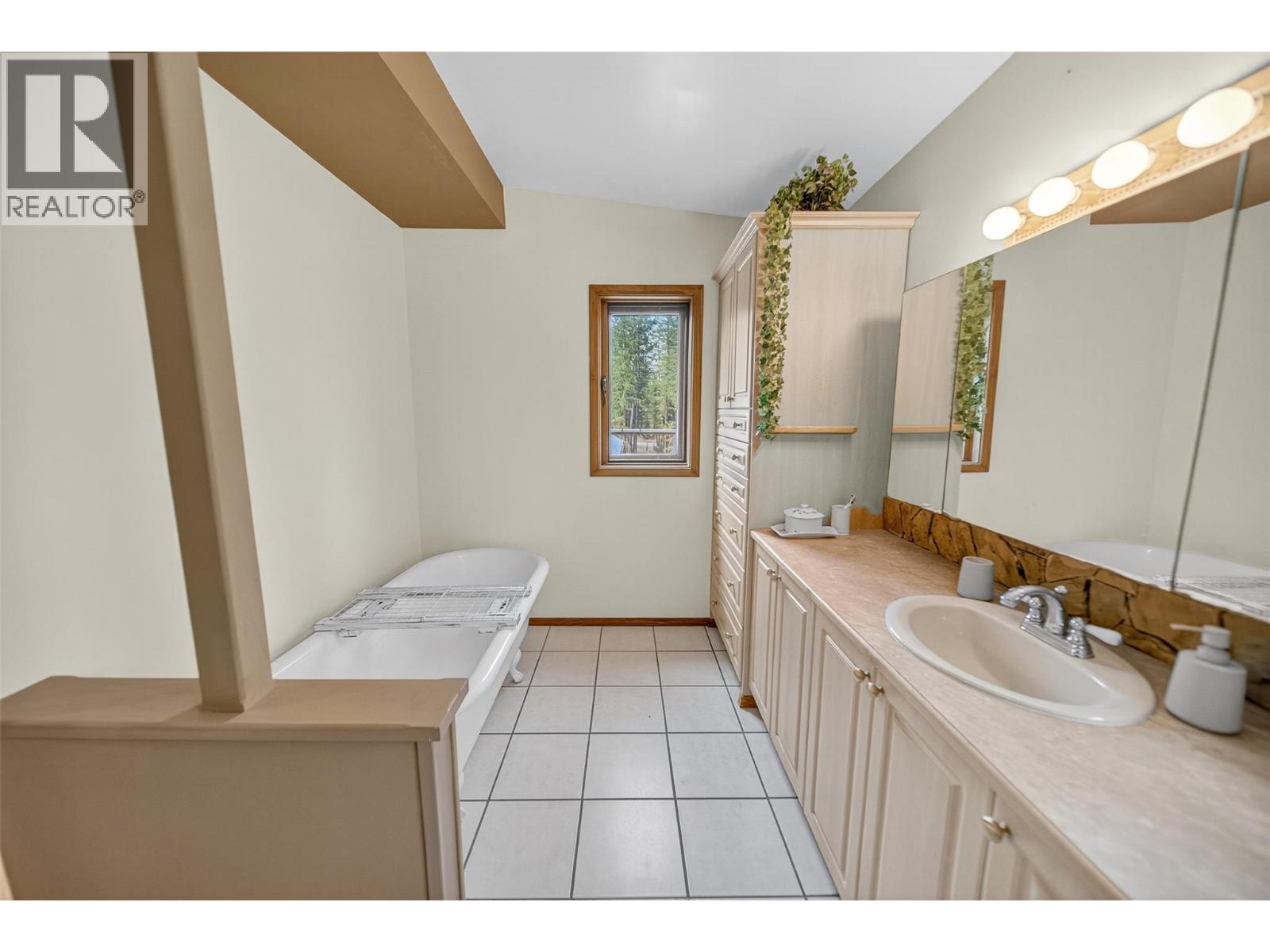 4620 38th Avenue S, Cranbrook, British Columbia V1C 7A2 - Photo 37 - 10365948