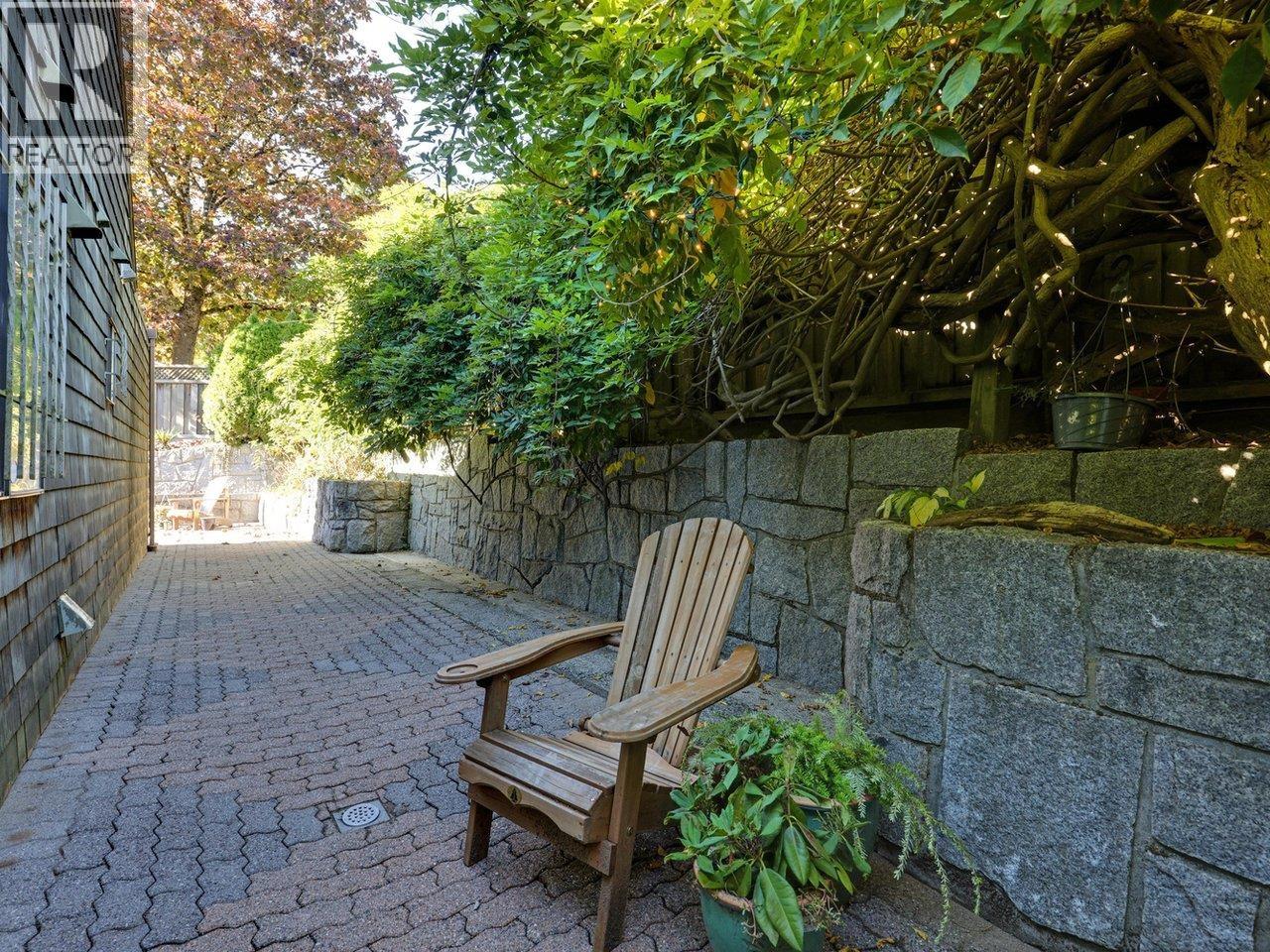 7847 Marchwood Place, Vancouver, British Columbia  V5S 4A6 - Photo 12 - R3058580