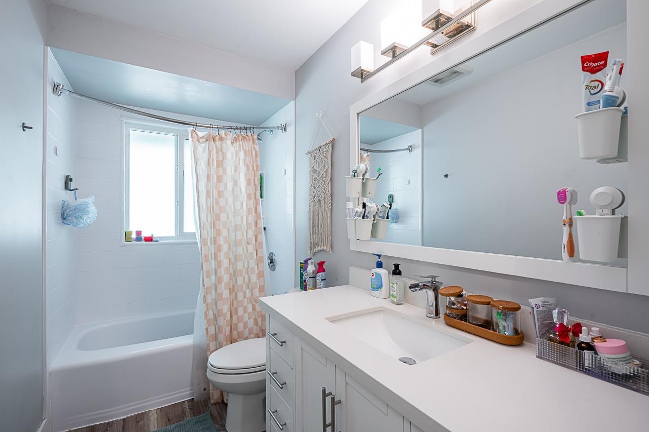 17223 61b Avenue, Surrey, British Columbia  V3S 5M7 - Photo 8 - R3058928