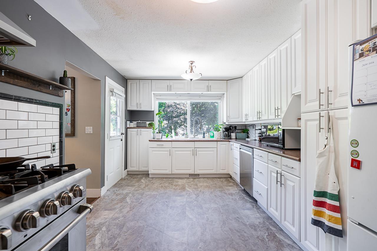 17223 61b Avenue, Surrey, British Columbia  V3S 5M7 - Photo 5 - R3058928