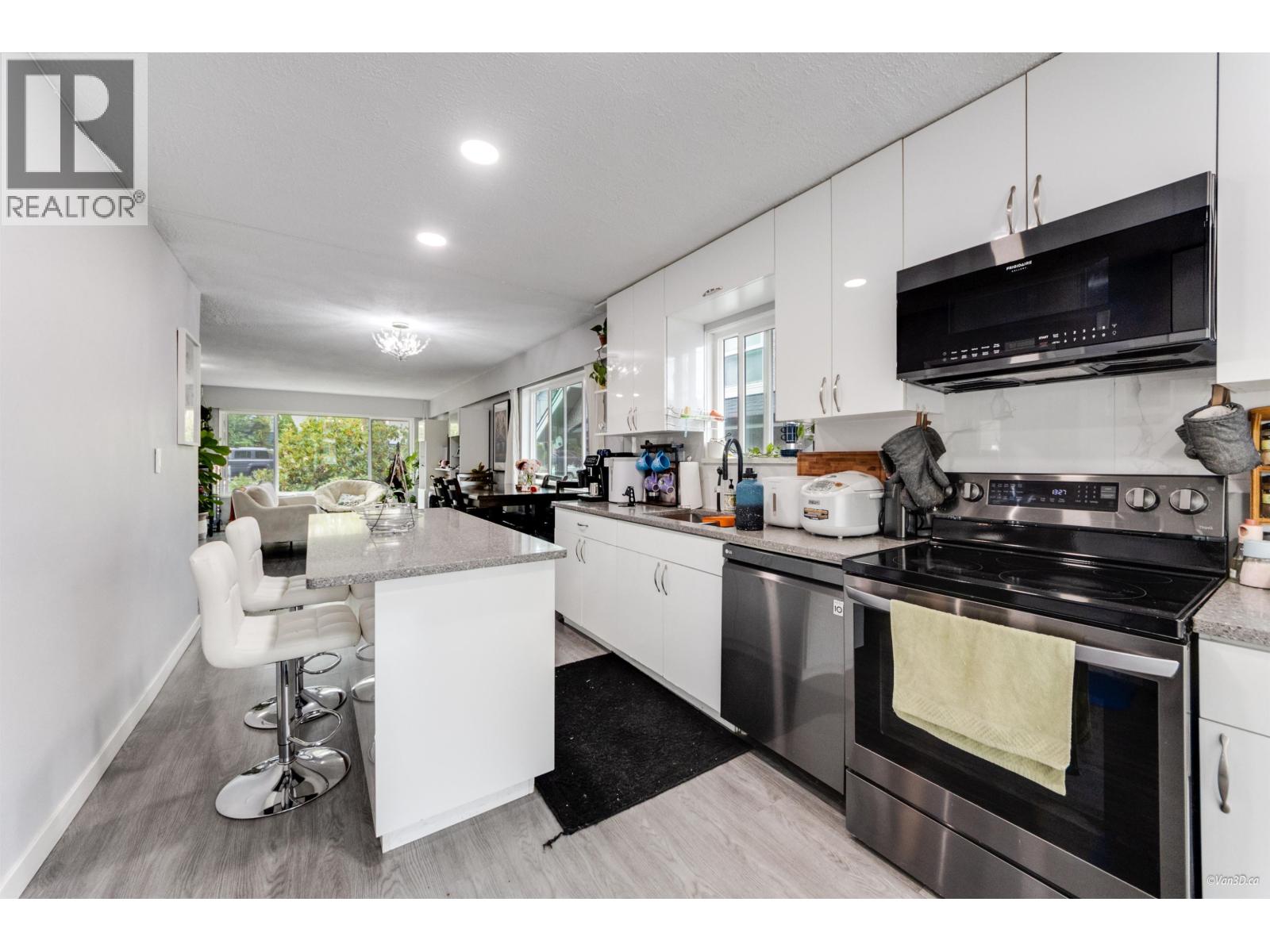 10 N Stratford Avenue, Burnaby, British Columbia  V5B 1K9 - Photo 11 - R3059164