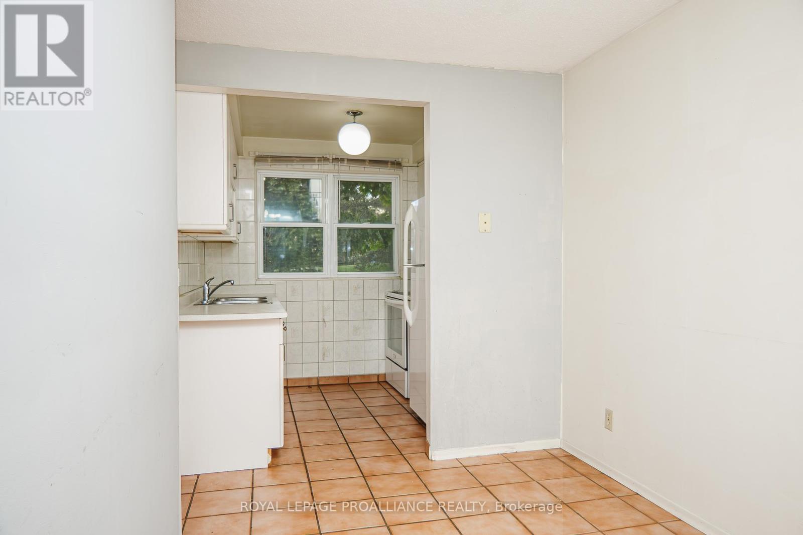 207d North Park Street, Belleville, Ontario K8P 4T9 - Photo 26 - X12466263