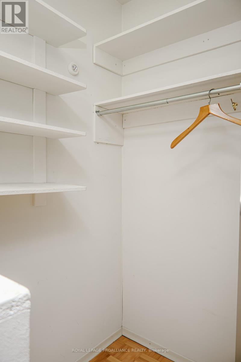 207d North Park Street, Belleville (Belleville Ward), Ontario  K8P 4T9 - Photo 20 - X12466269