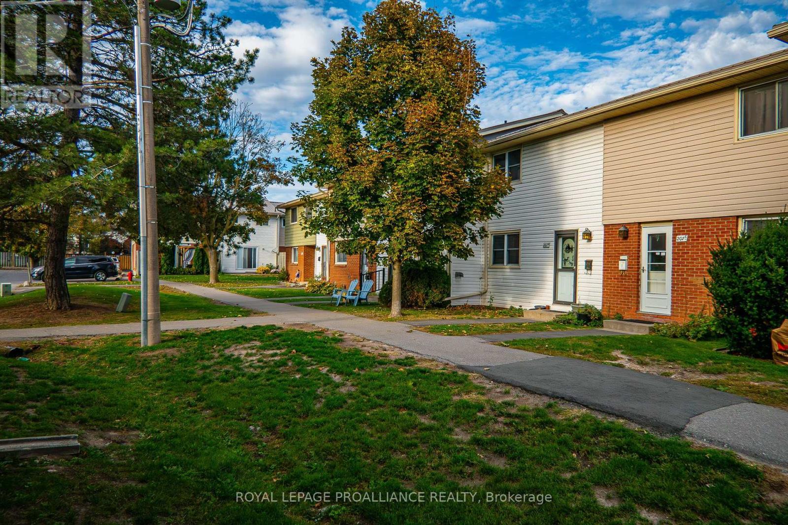 207d North Park Street, Belleville (Belleville Ward), Ontario  K8P 4T9 - Photo 5 - X12466269