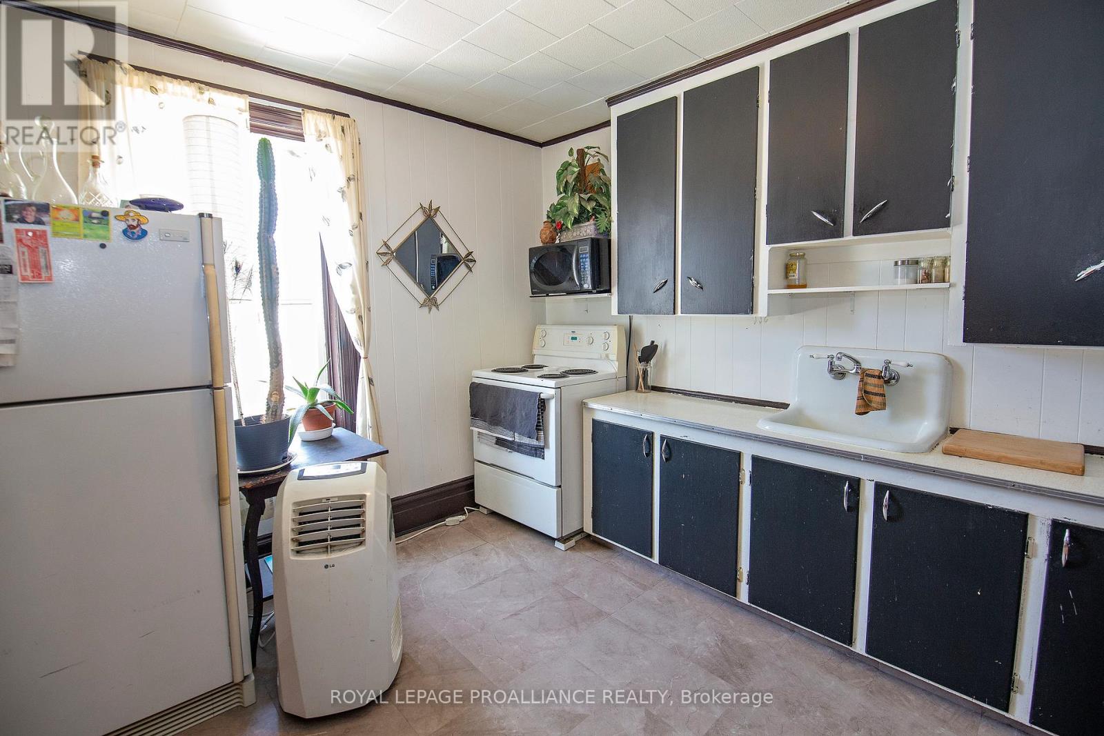 331 Victoria Street N, Tweed, Ontario  K0K 3J0 - Photo 10 - X12466274